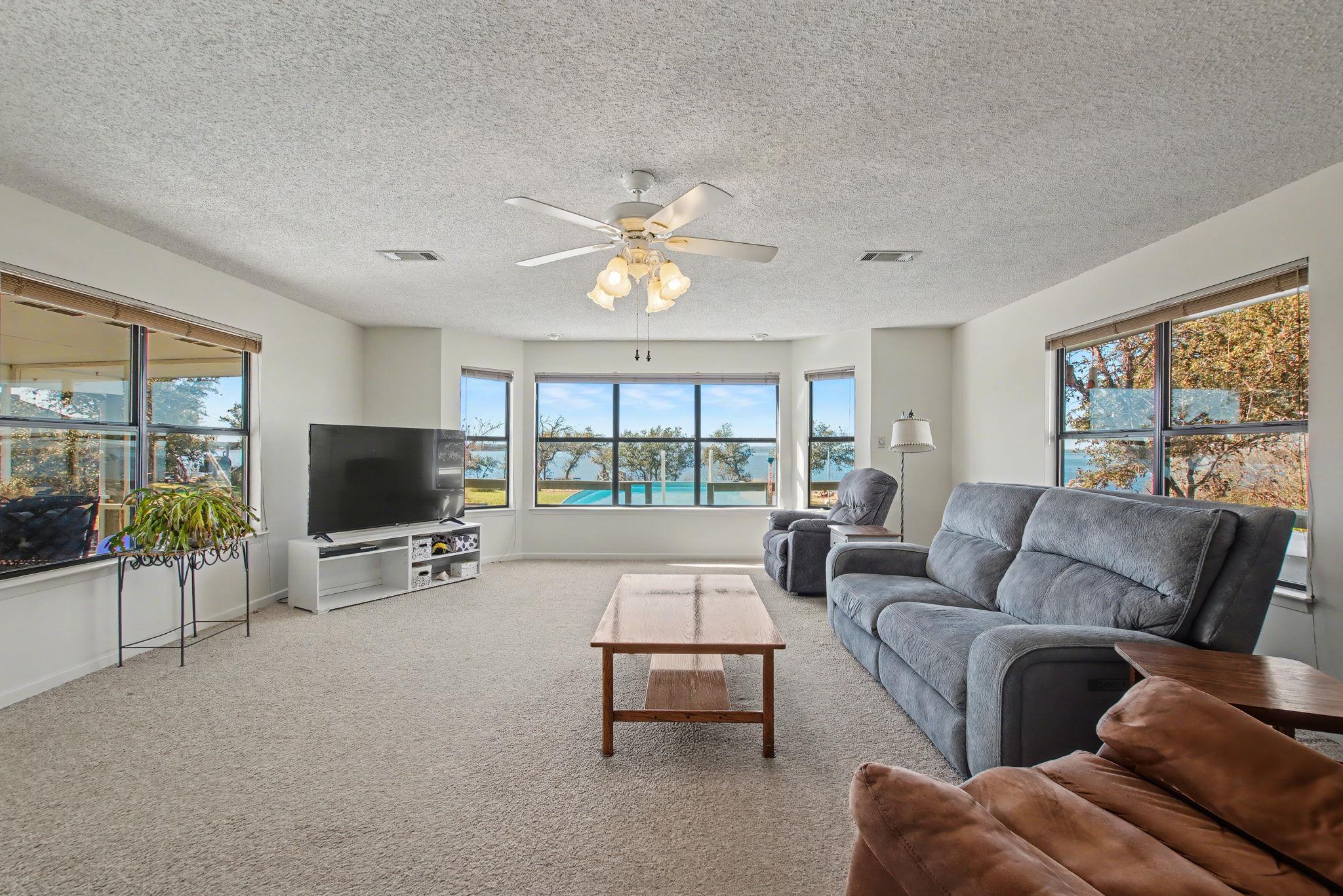 501 Bumpy Ridge Dr, Burnet, TX 78611