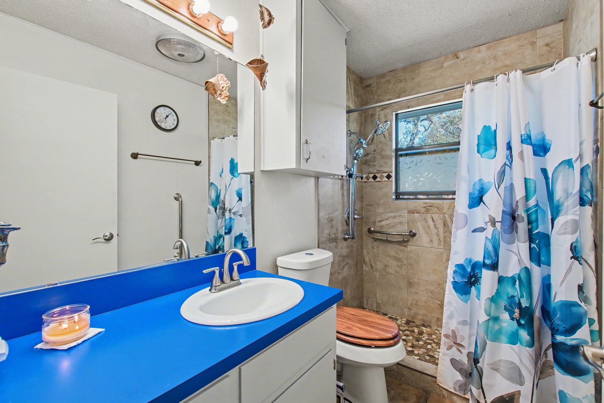 501 Bumpy Ridge Dr, Burnet, TX 78611