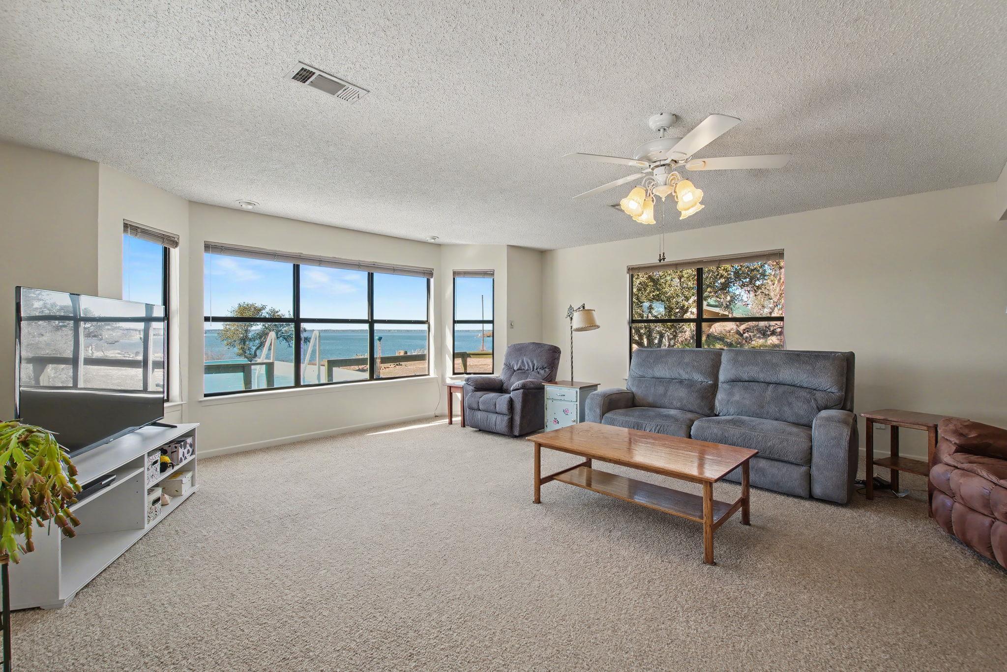 501 Bumpy Ridge Dr, Burnet, TX 78611