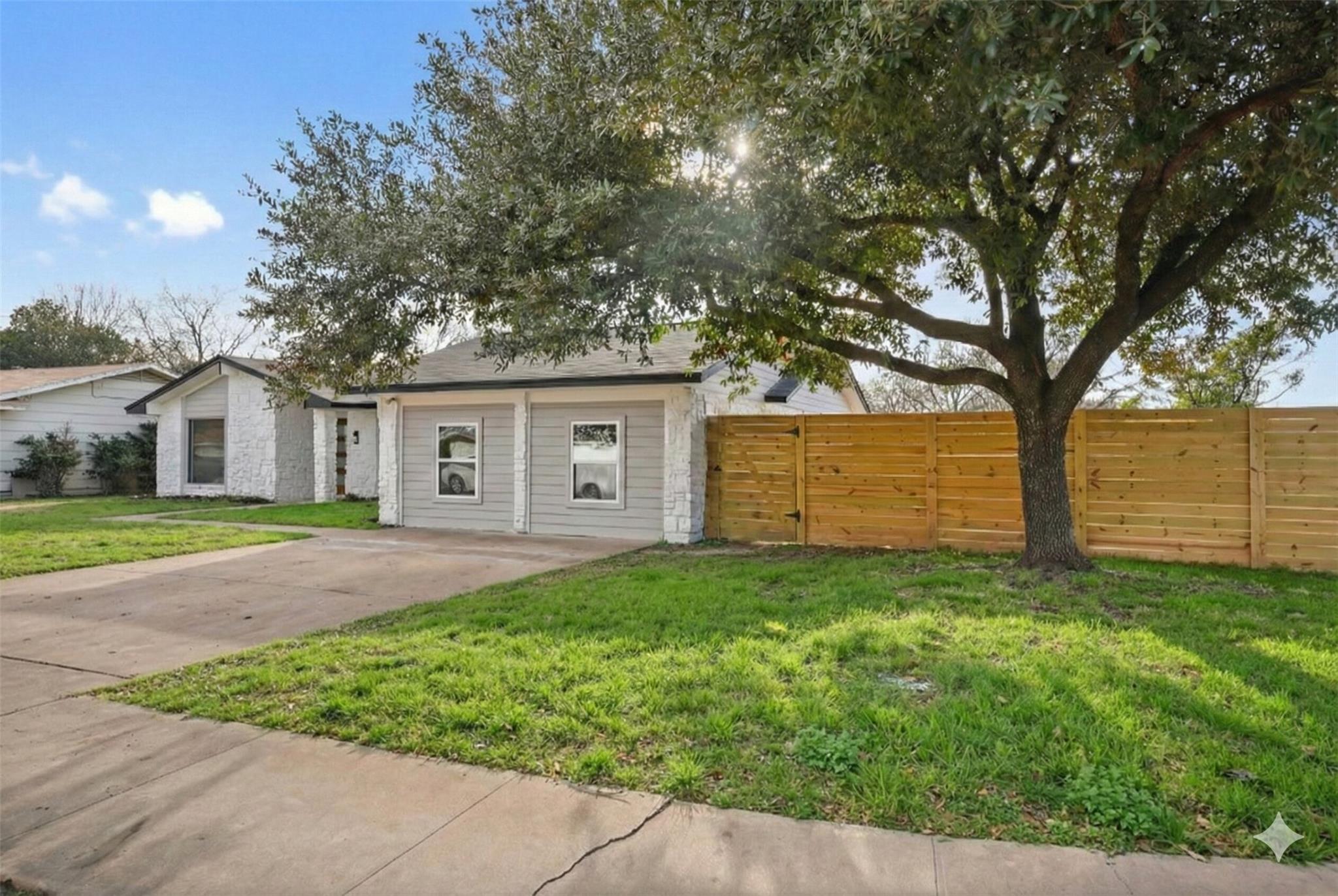 5400 Salem Hill Dr, Austin, TX 78745