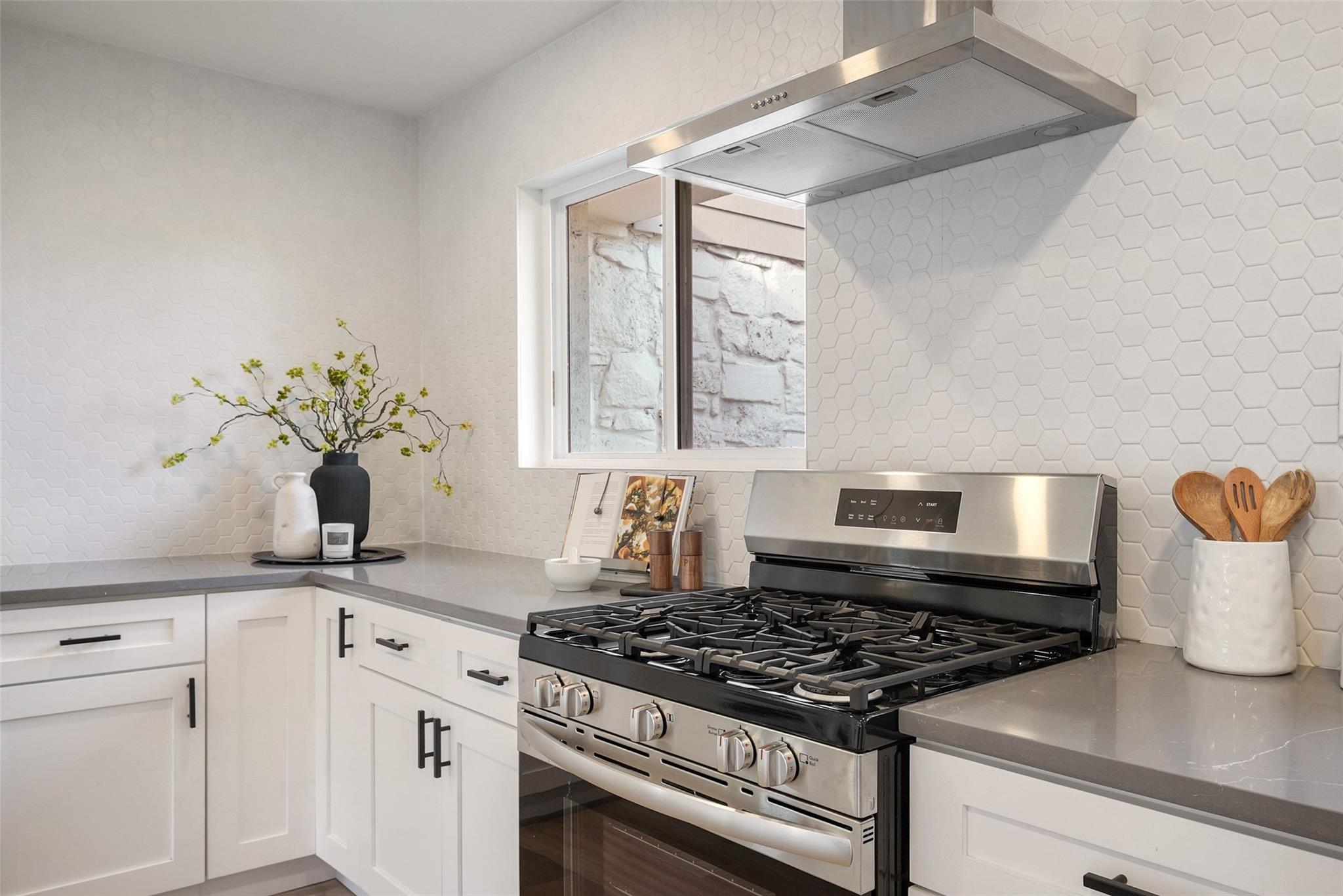 5400 Salem Hill Dr, Austin, TX 78745