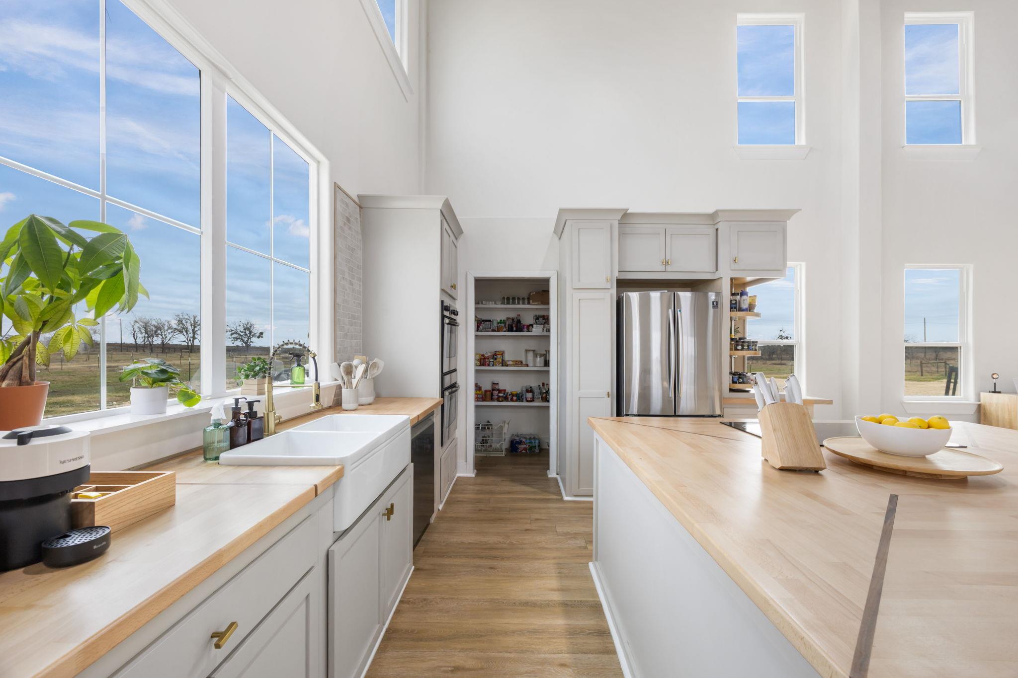 835 E County Road 304, Jarrell, TX 76537