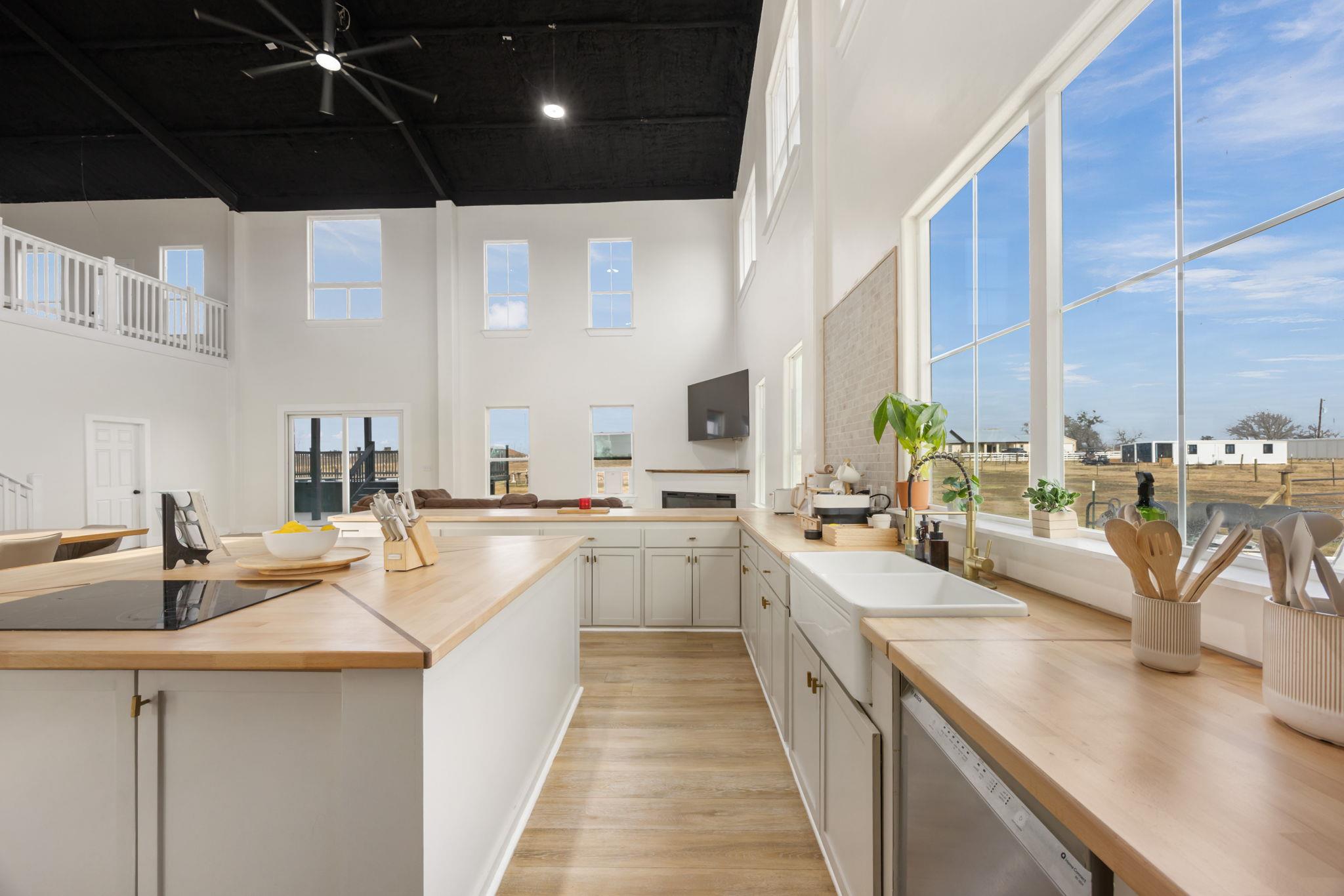 835 E County Road 304, Jarrell, TX 76537