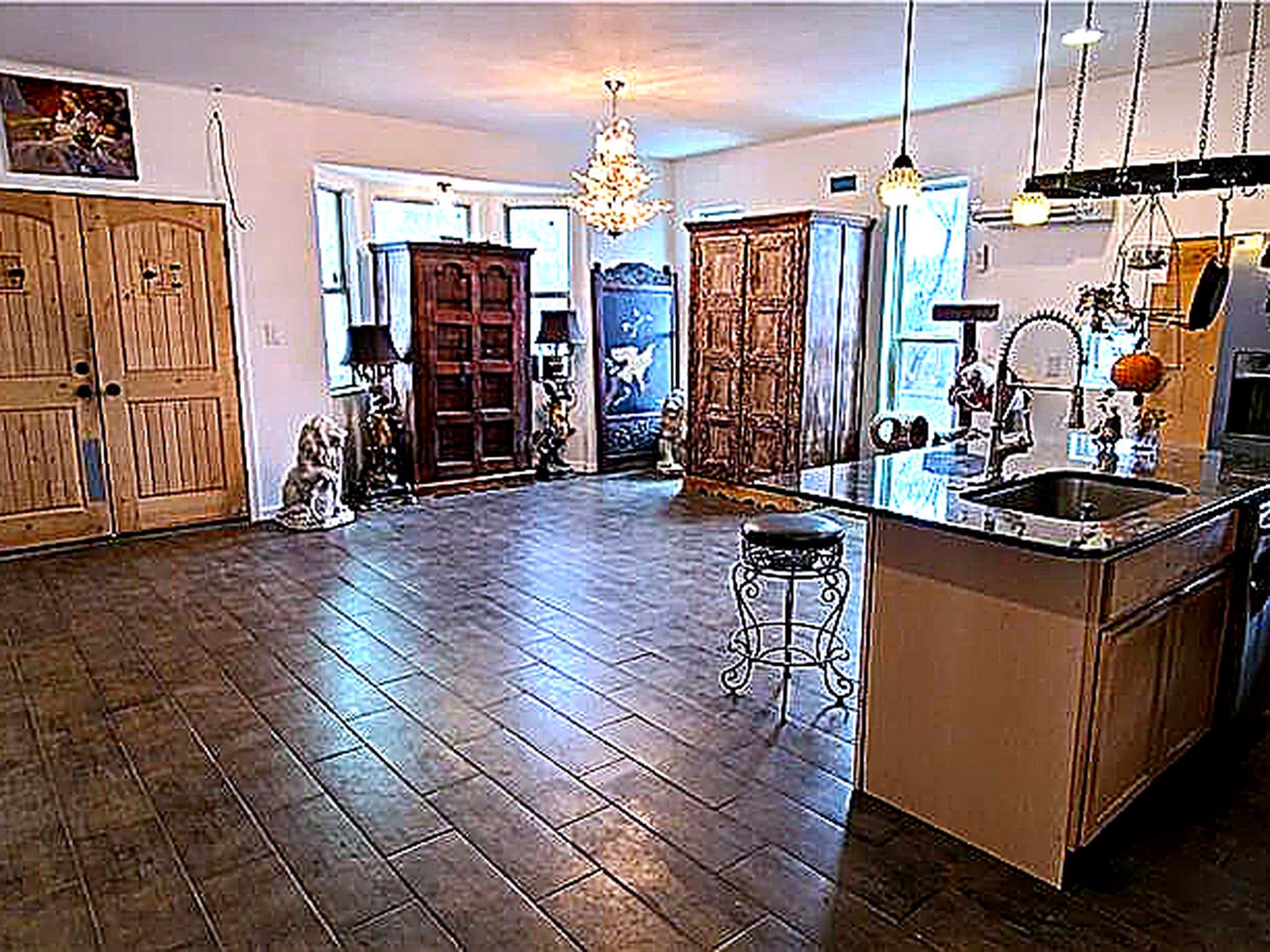 2003 E 9th St, Austin, TX 78702