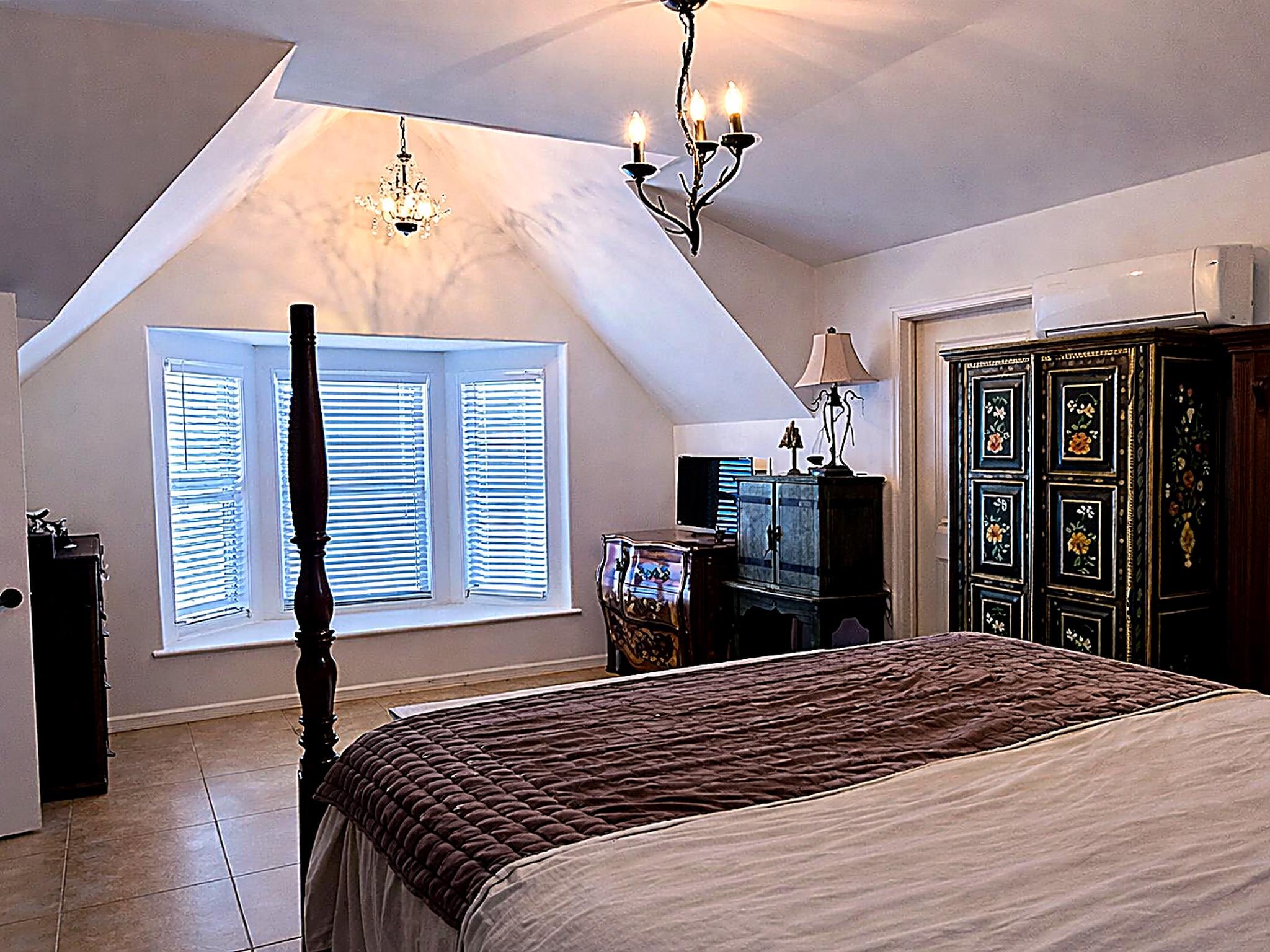 2003 E 9th St, Austin, TX 78702