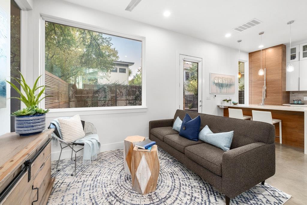 2909 E 13th St # 2, Austin, TX 78702