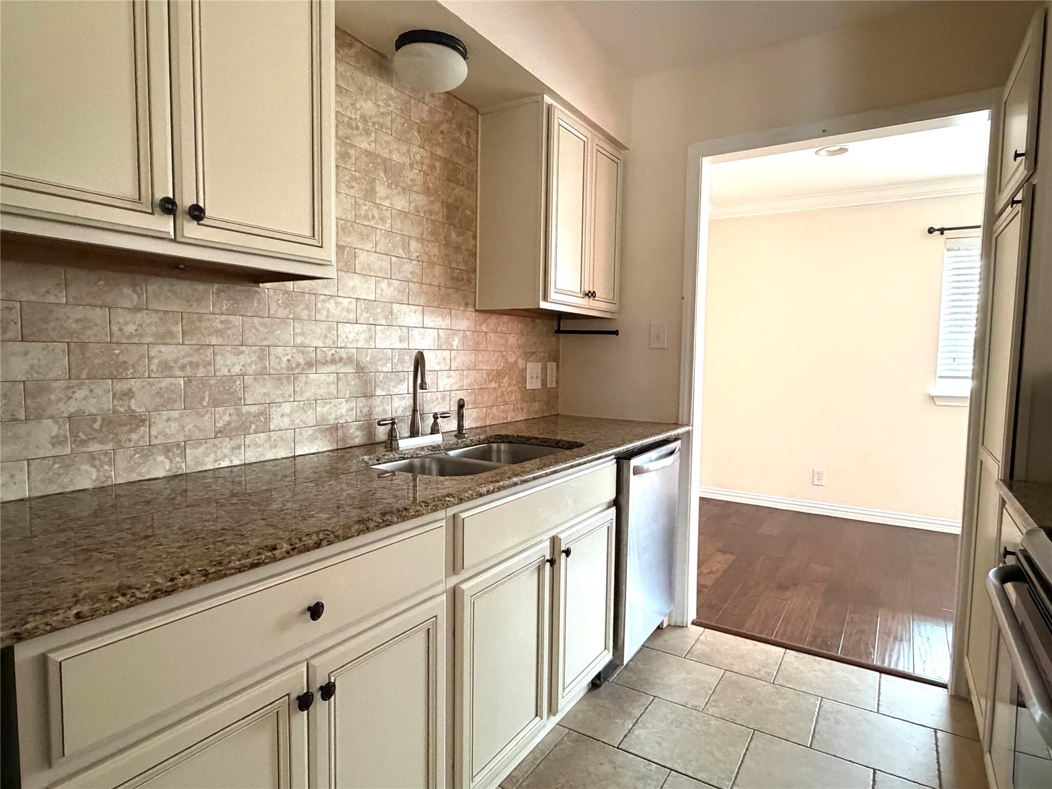 1407 West 39th 1/2 St # 202, Austin, TX 78756