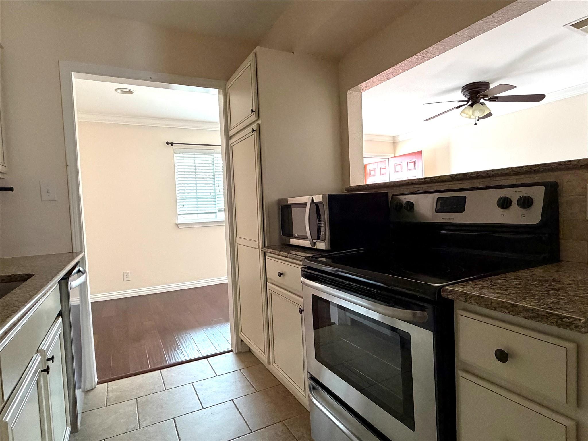 1407 West 39th 1/2 St # 202, Austin, TX 78756