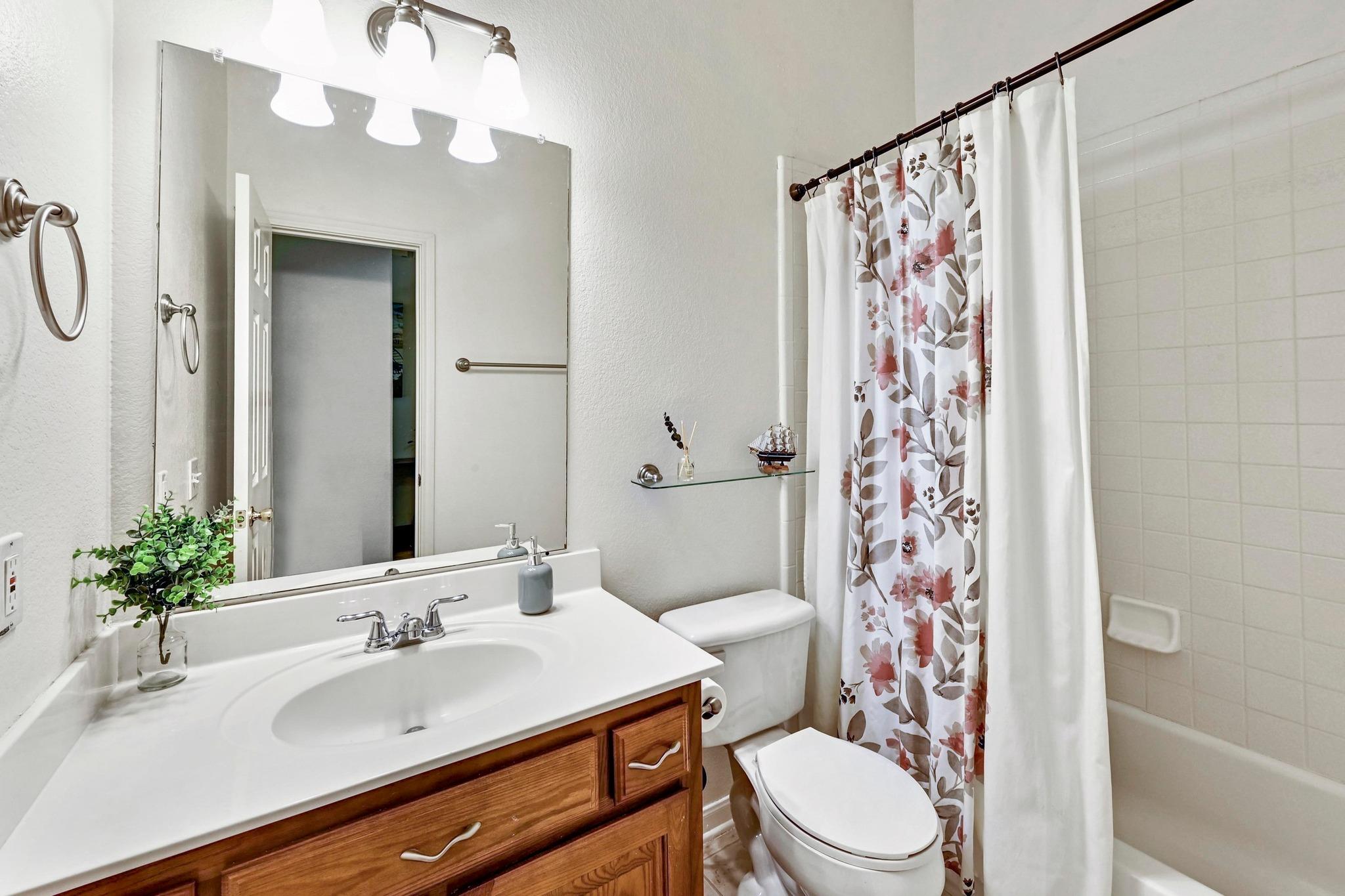 20404 Farm Pond Ln, Pflugerville, TX 78660