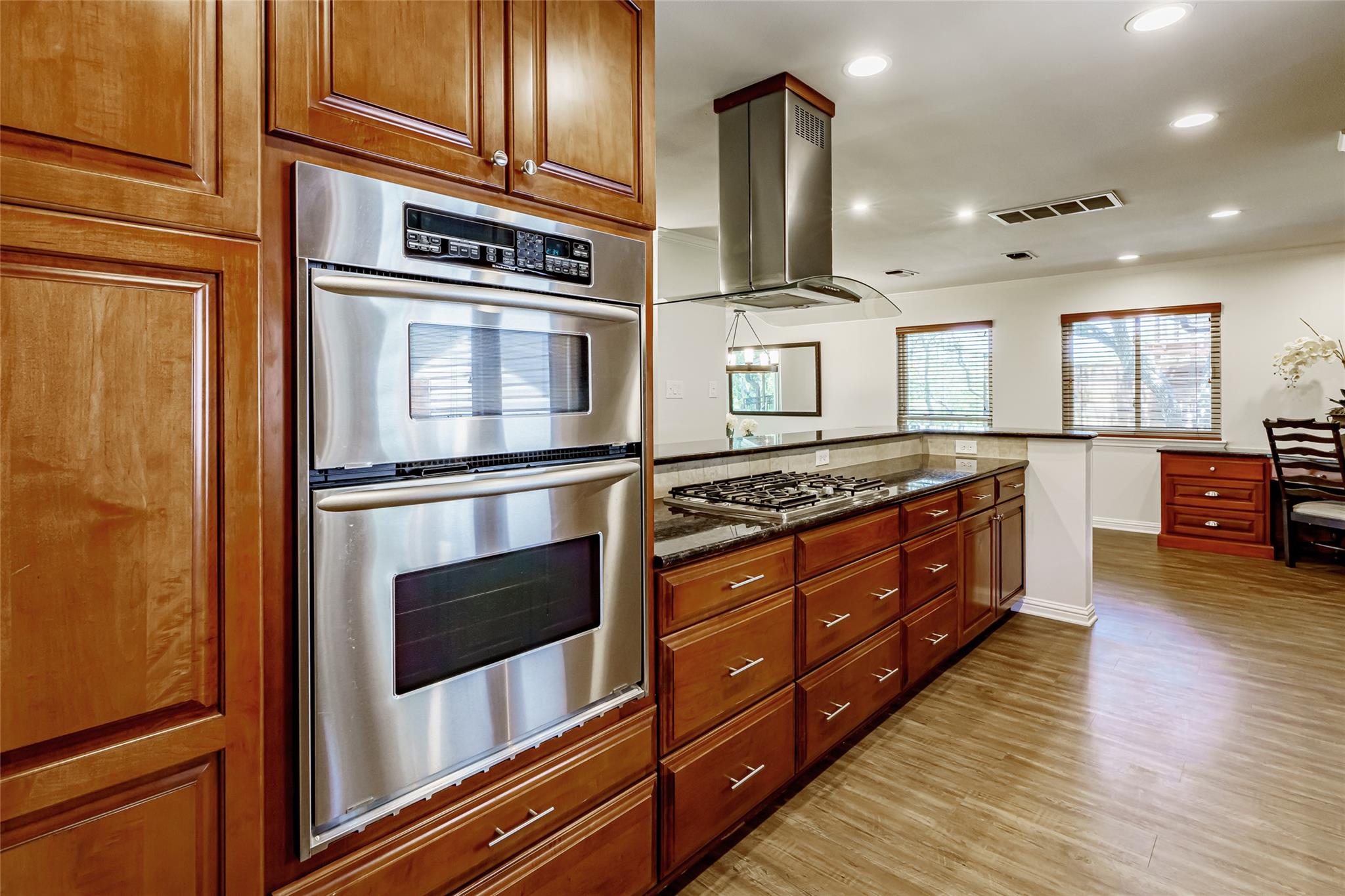 8810 Mountain Path Cir, Austin, TX 78759