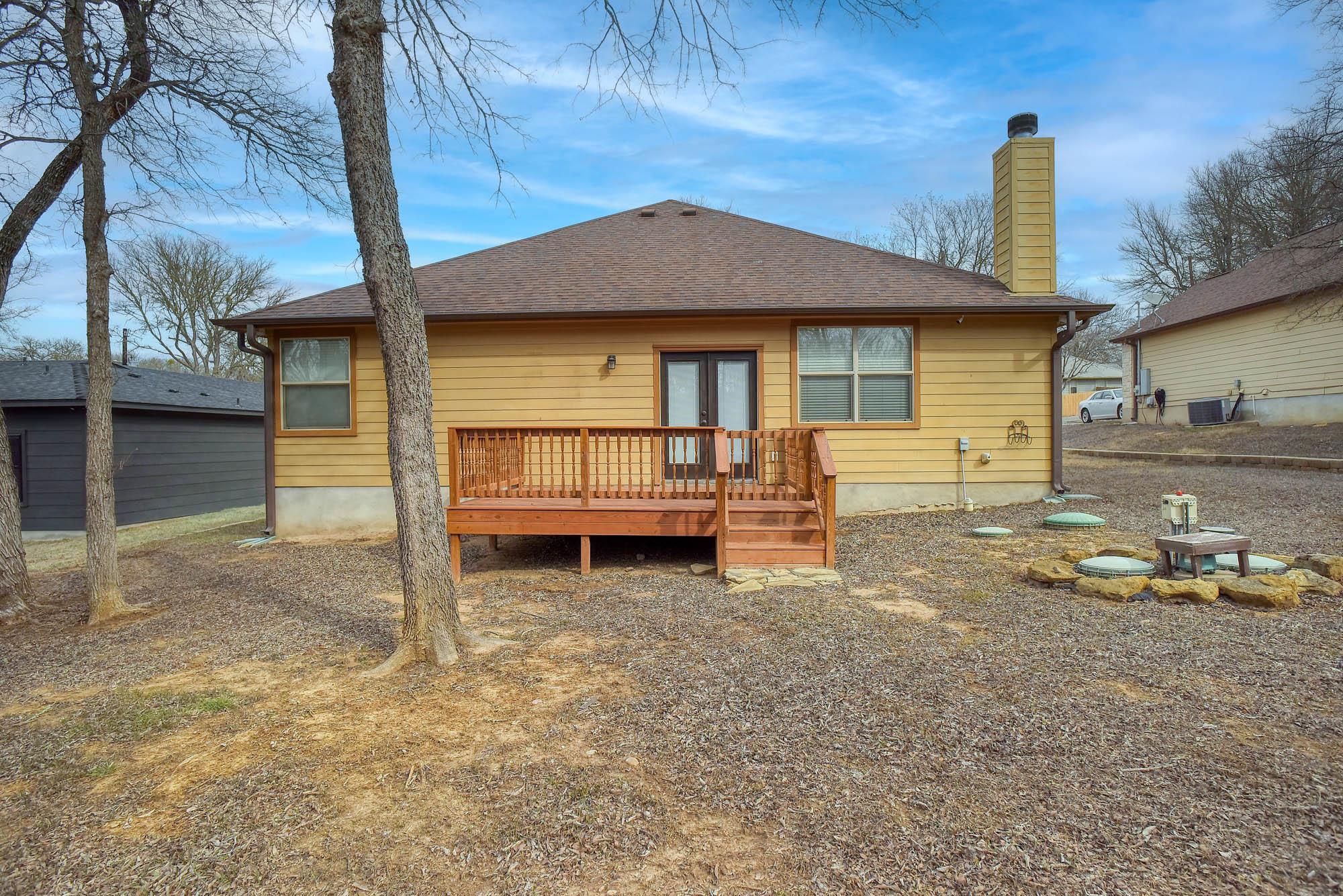 179 Keanahalululu Ln, Bastrop, TX 78602