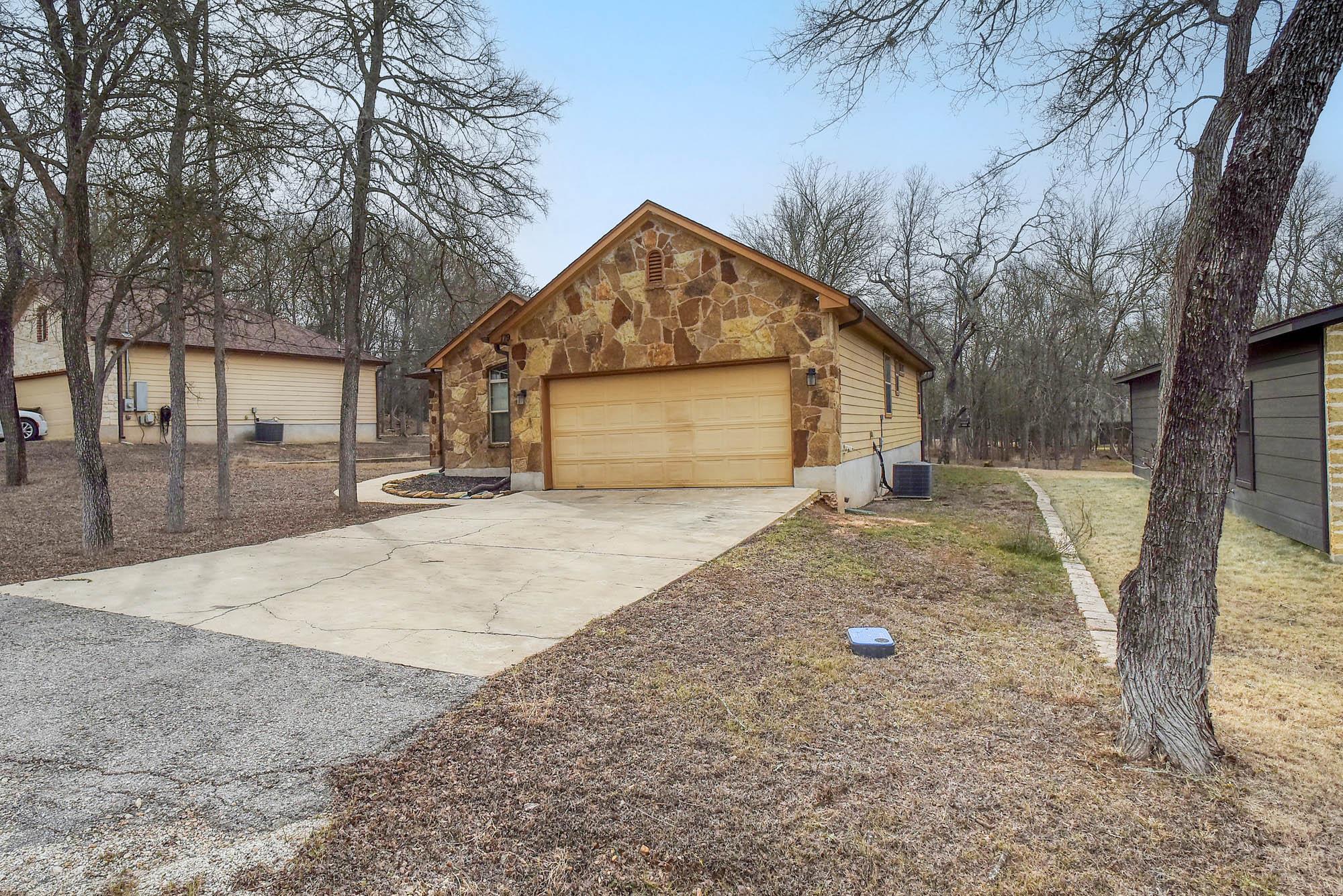 179 Keanahalululu Ln, Bastrop, TX 78602