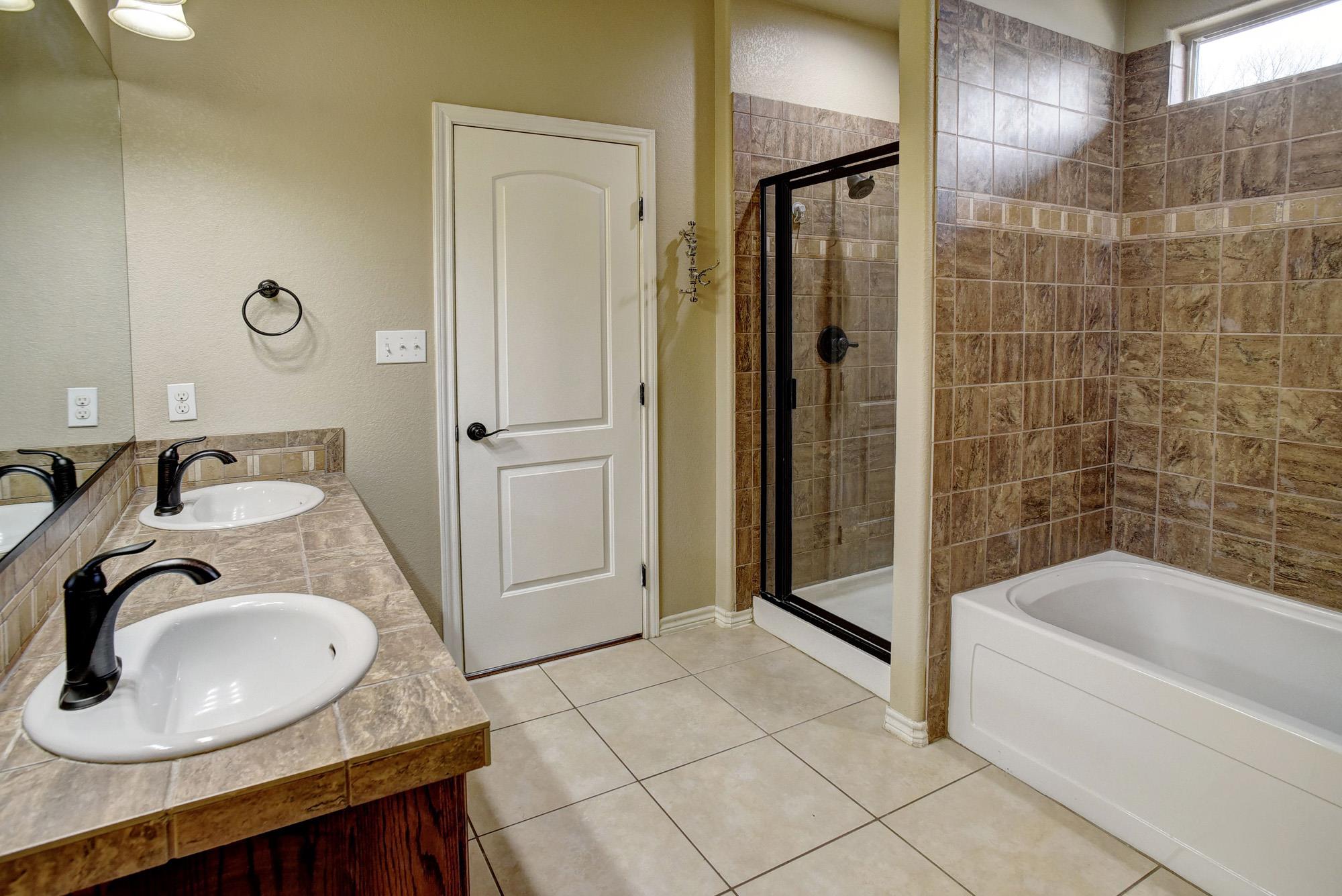 179 Keanahalululu Ln, Bastrop, TX 78602