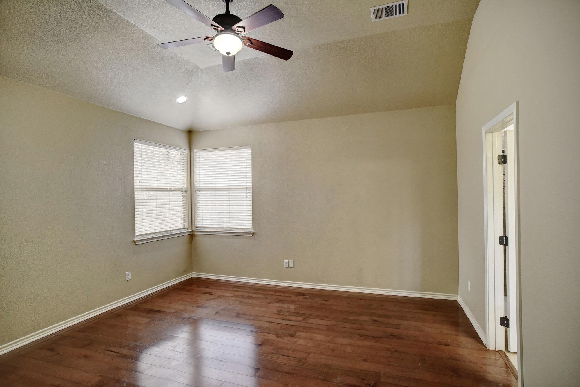 179 Keanahalululu Ln, Bastrop, TX 78602