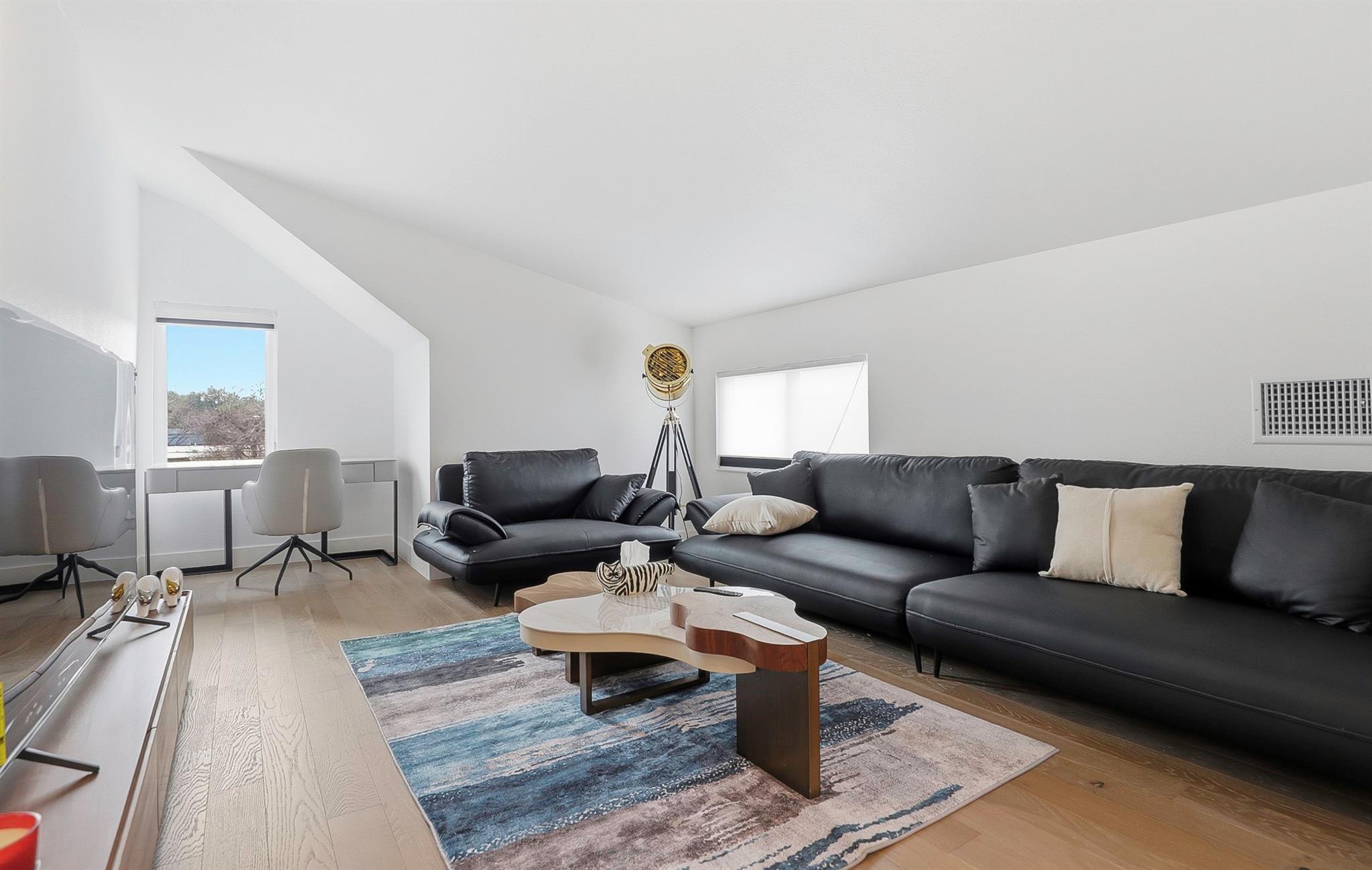 1208 W Oltorf St # A, Austin, TX 78704