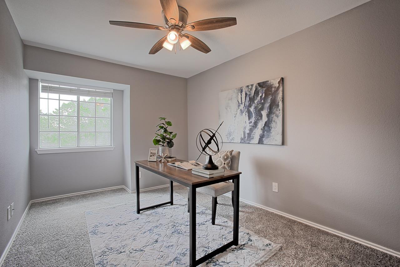 902 Valley Glen Cv, Pflugerville, TX 78660