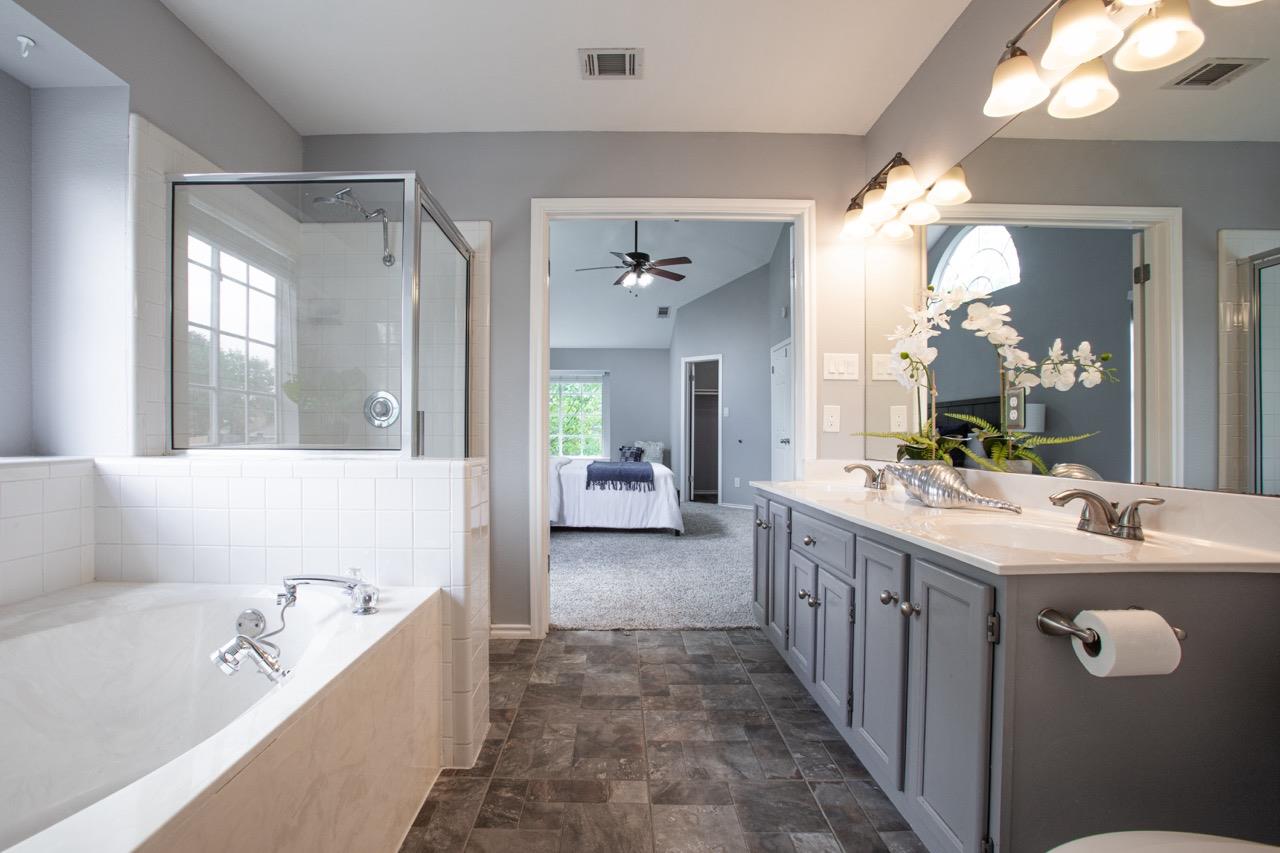 902 Valley Glen Cv, Pflugerville, TX 78660