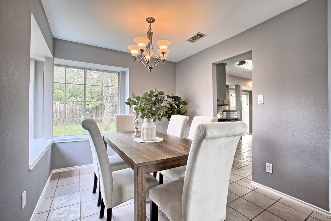 902 Valley Glen Cv, Pflugerville, TX 78660