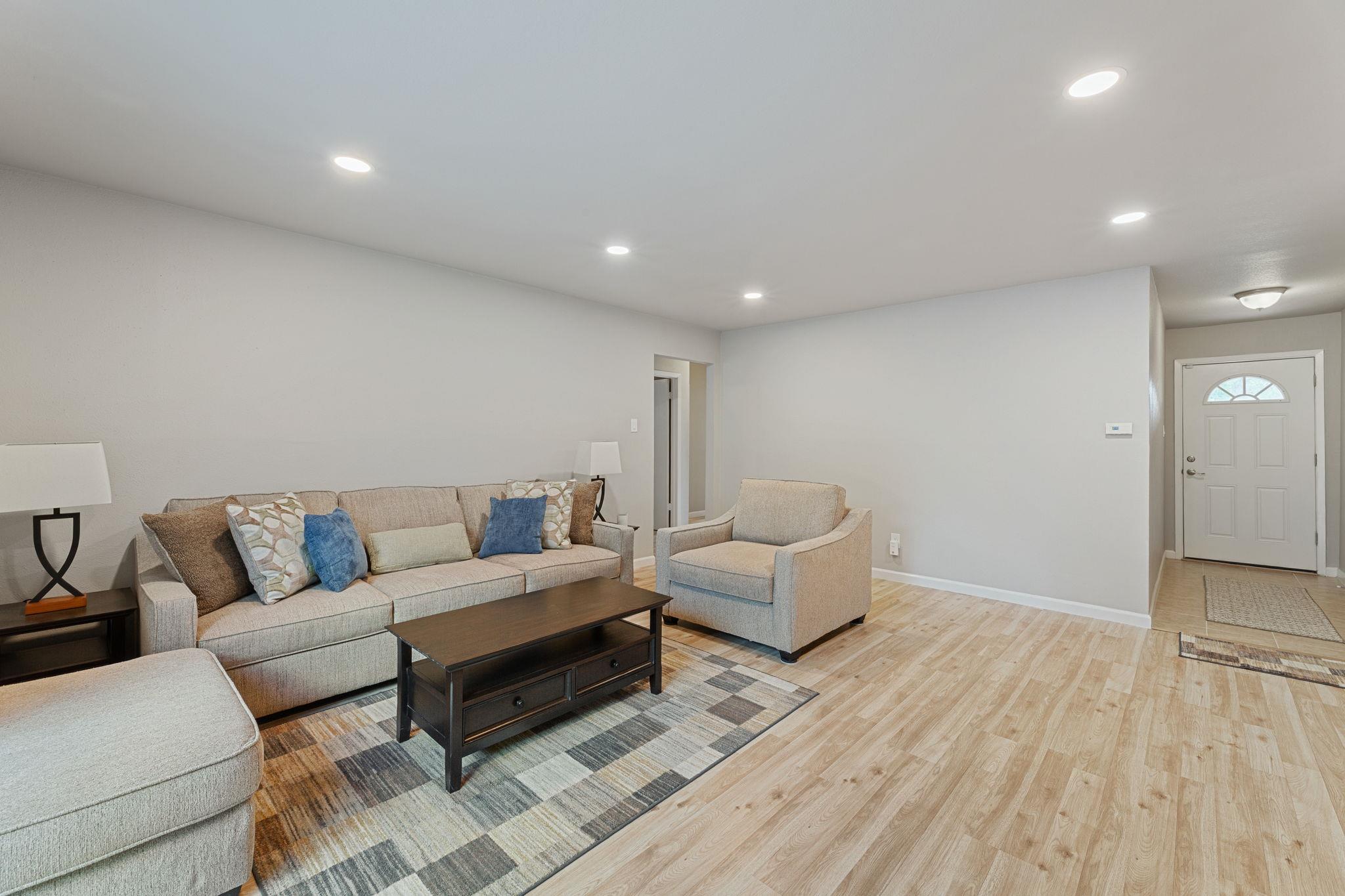 2106 Ponciana Loop, Austin, TX 78744