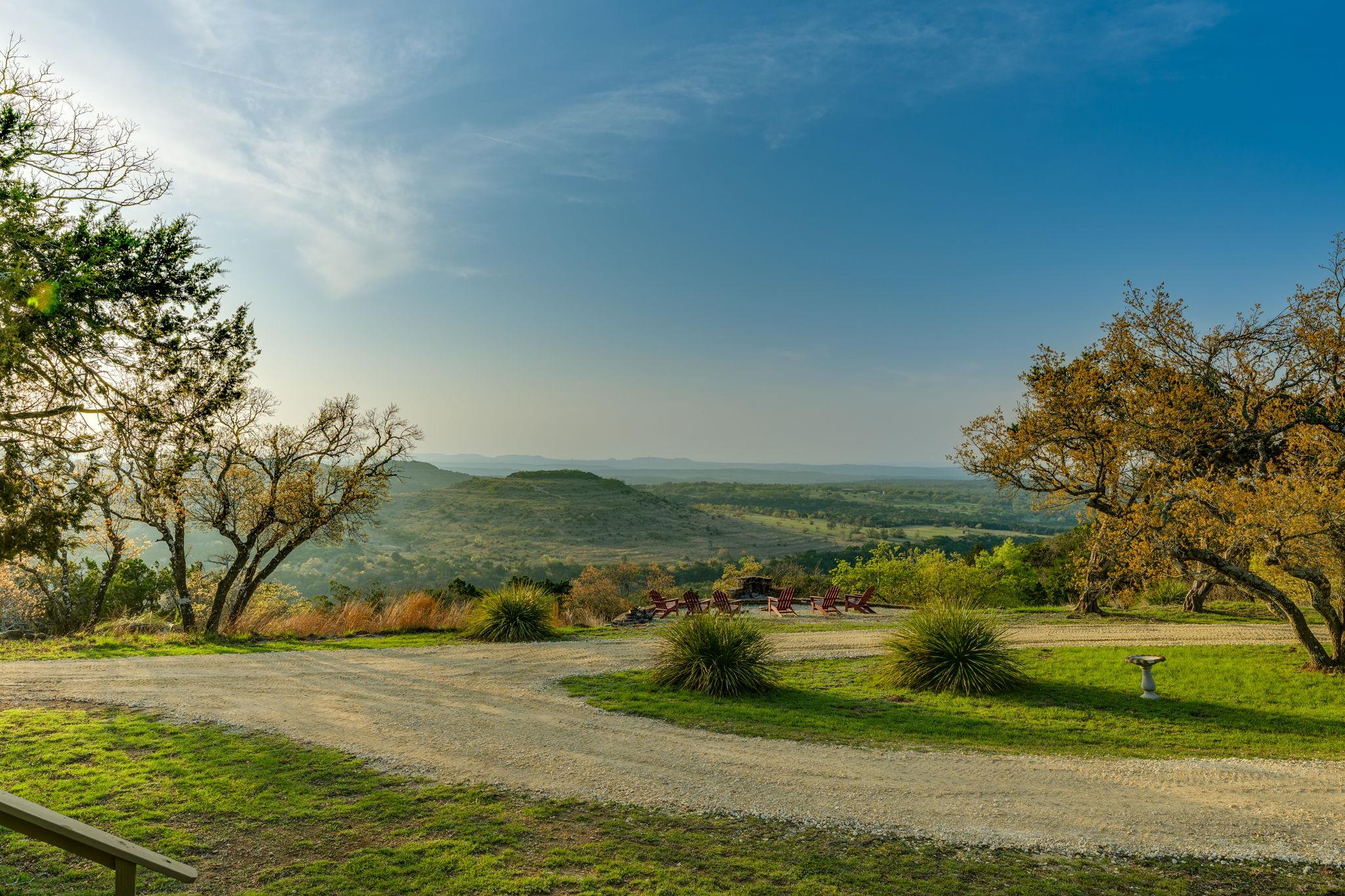 281 Kloster Ln, Blanco, TX 78606