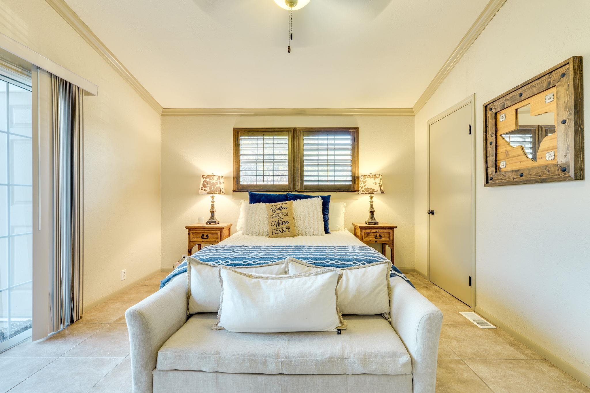 281 Kloster Ln, Blanco, TX 78606