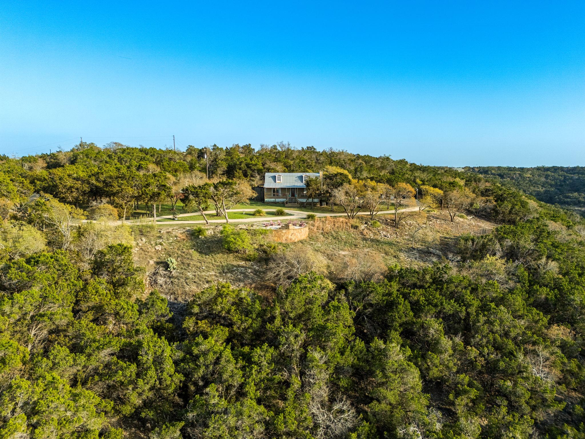 281 Kloster Ln, Blanco, TX 78606