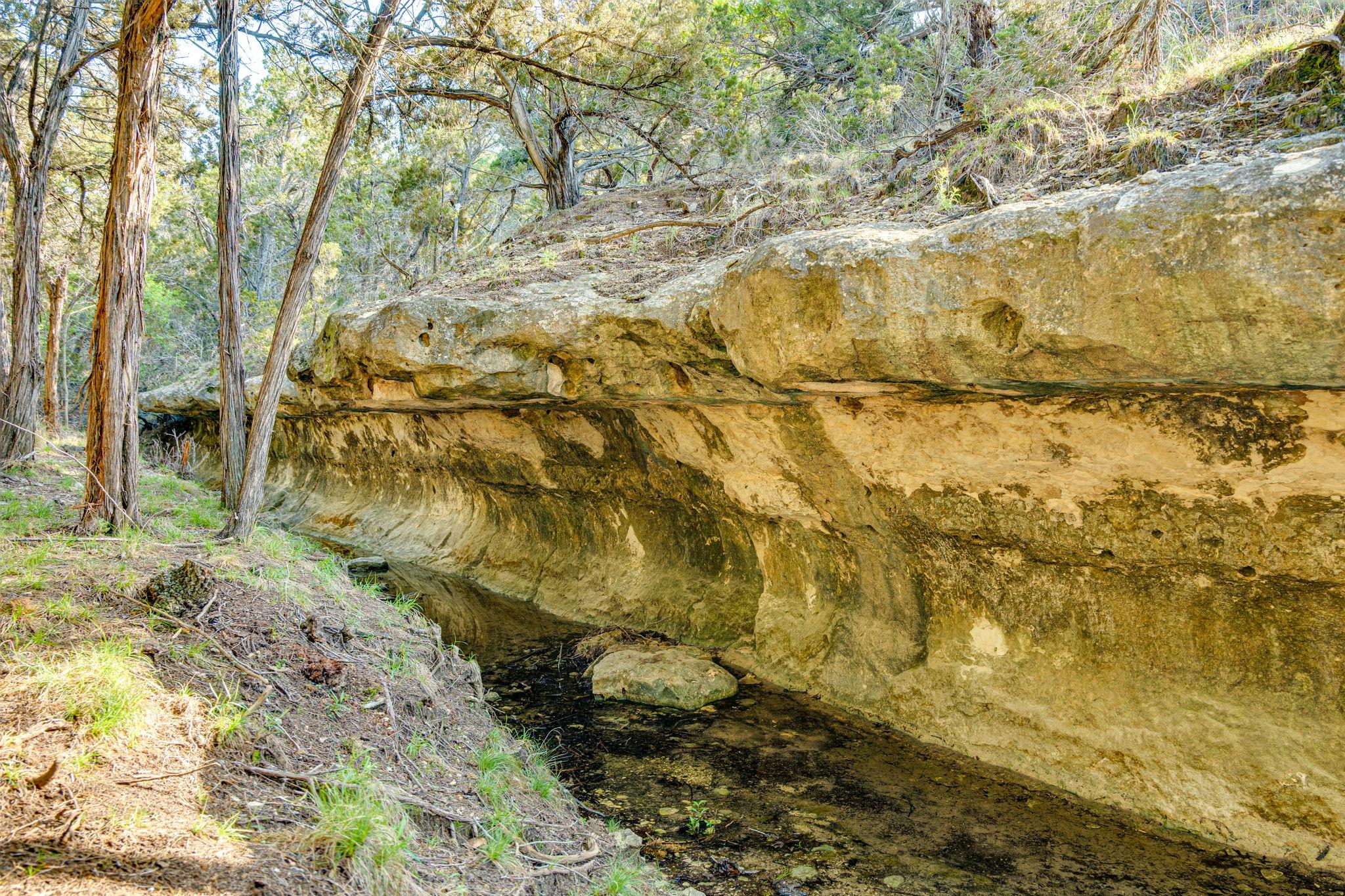 281 Kloster Ln, Blanco, TX 78606