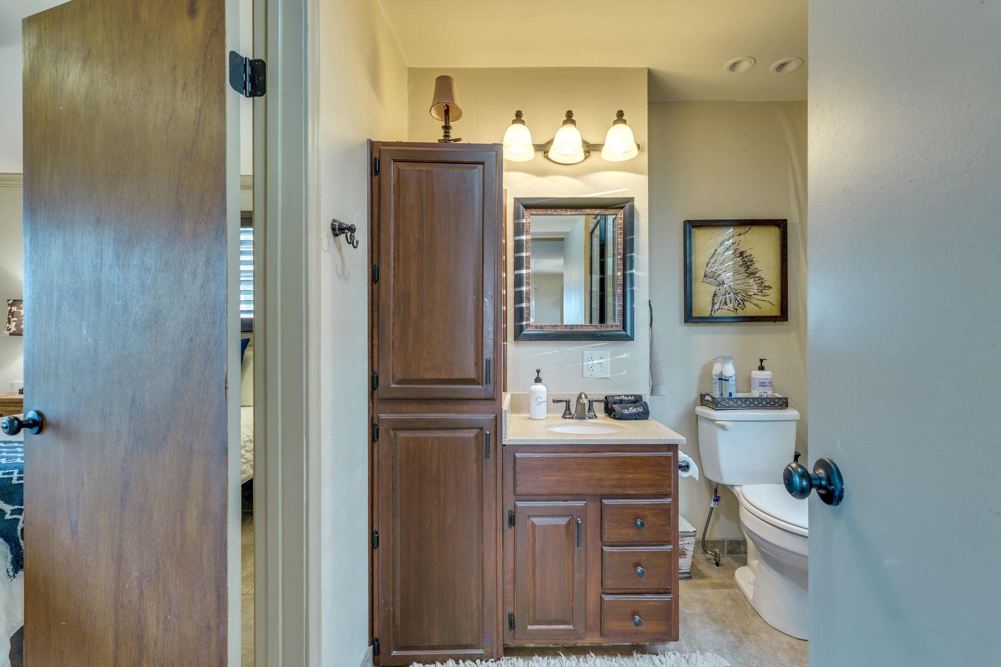 281 Kloster Ln, Blanco, TX 78606