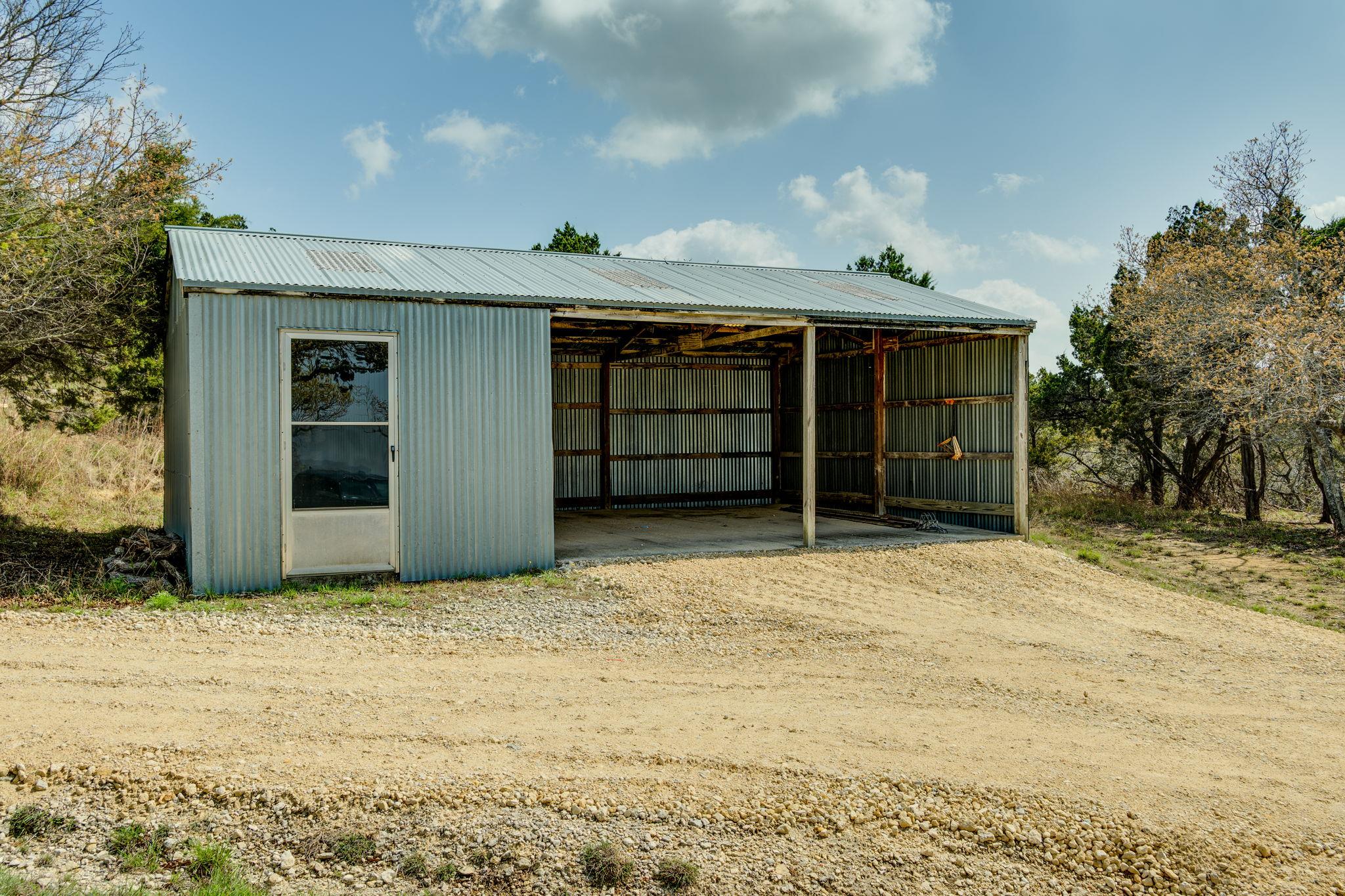 281 Kloster Ln, Blanco, TX 78606