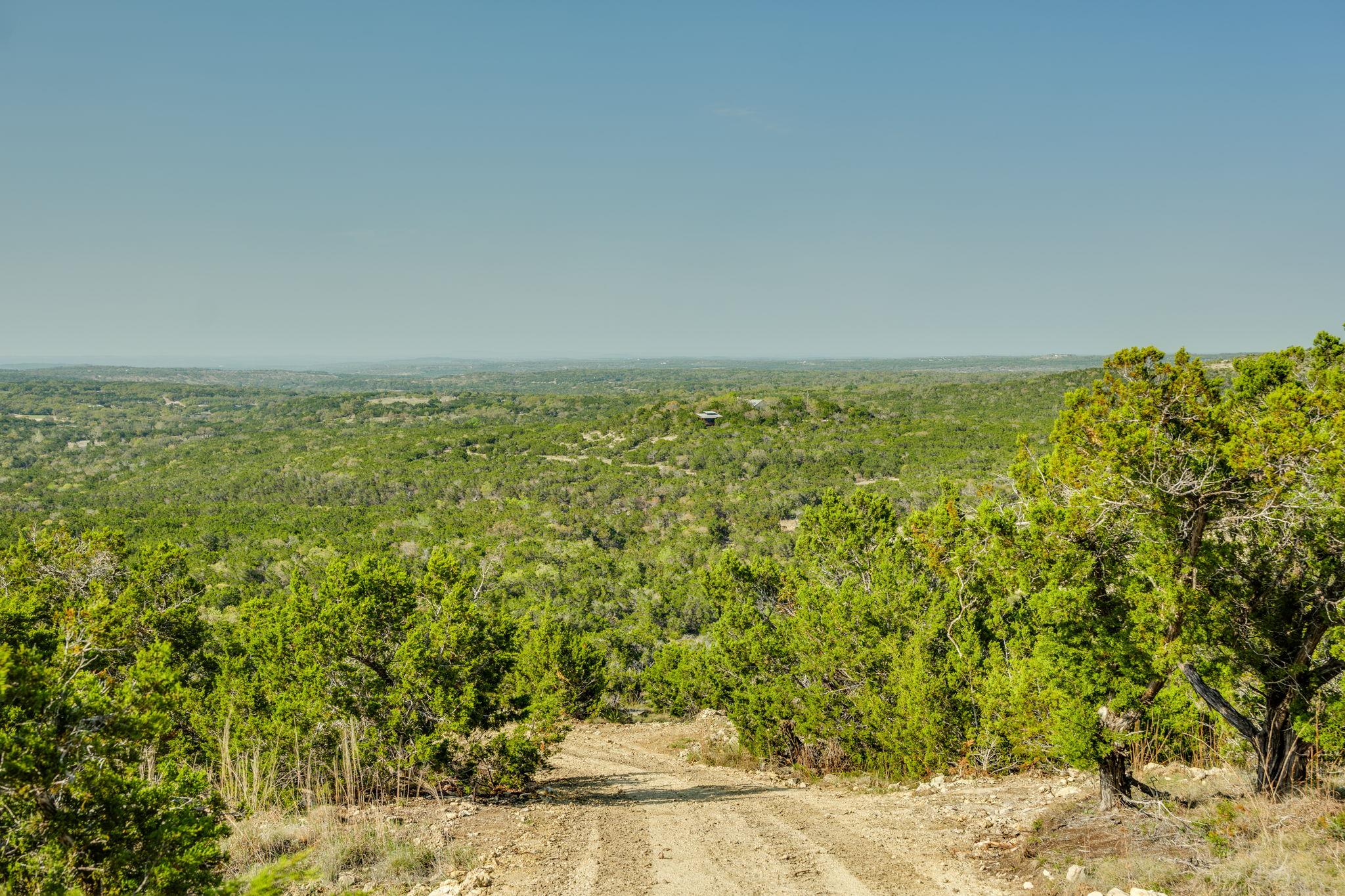 281 Kloster Ln, Blanco, TX 78606