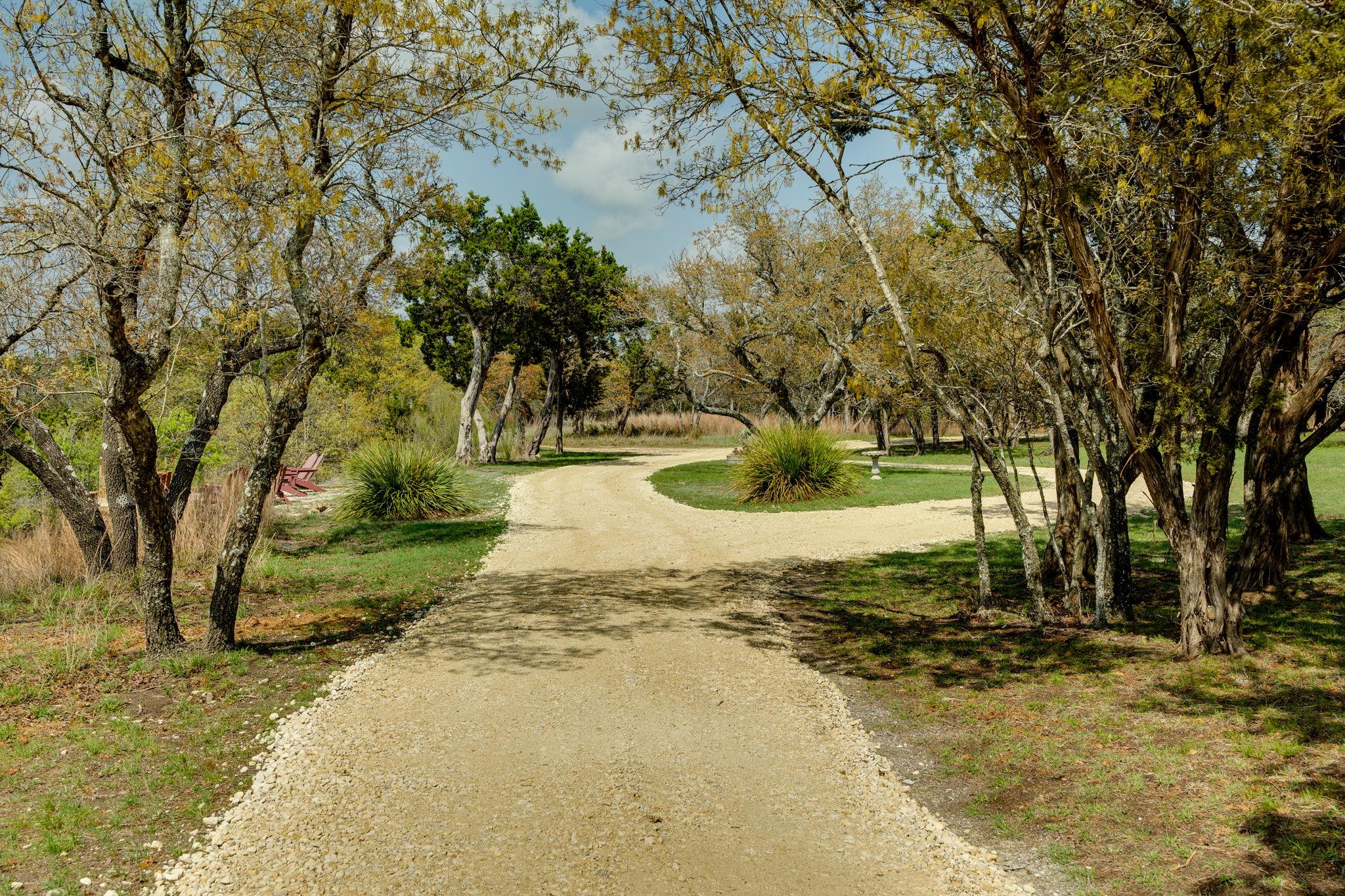 281 Kloster Ln, Blanco, TX 78606