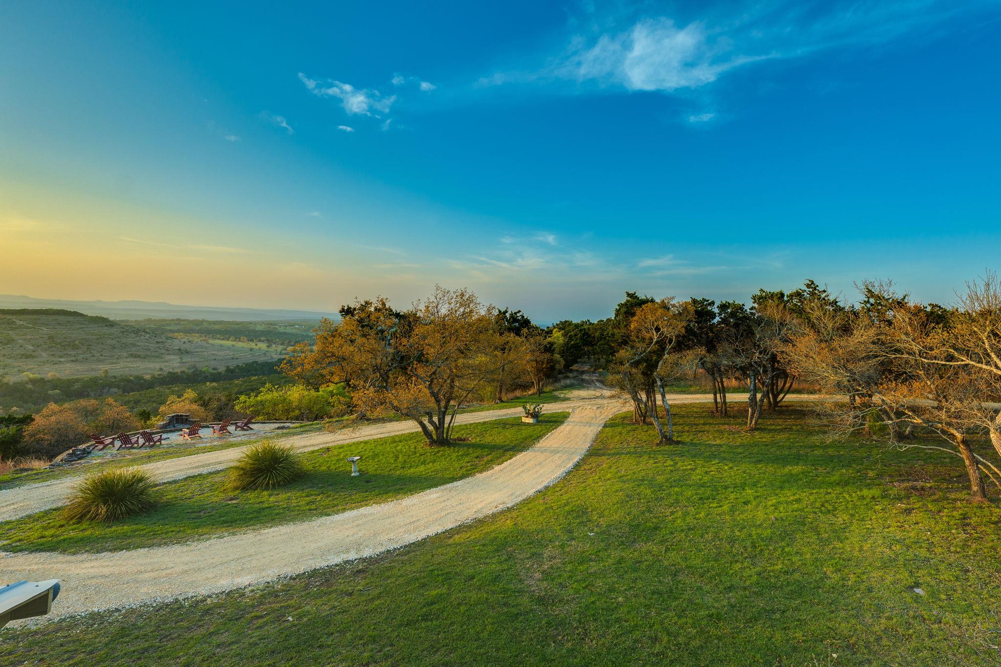 281 Kloster Ln, Blanco, TX 78606