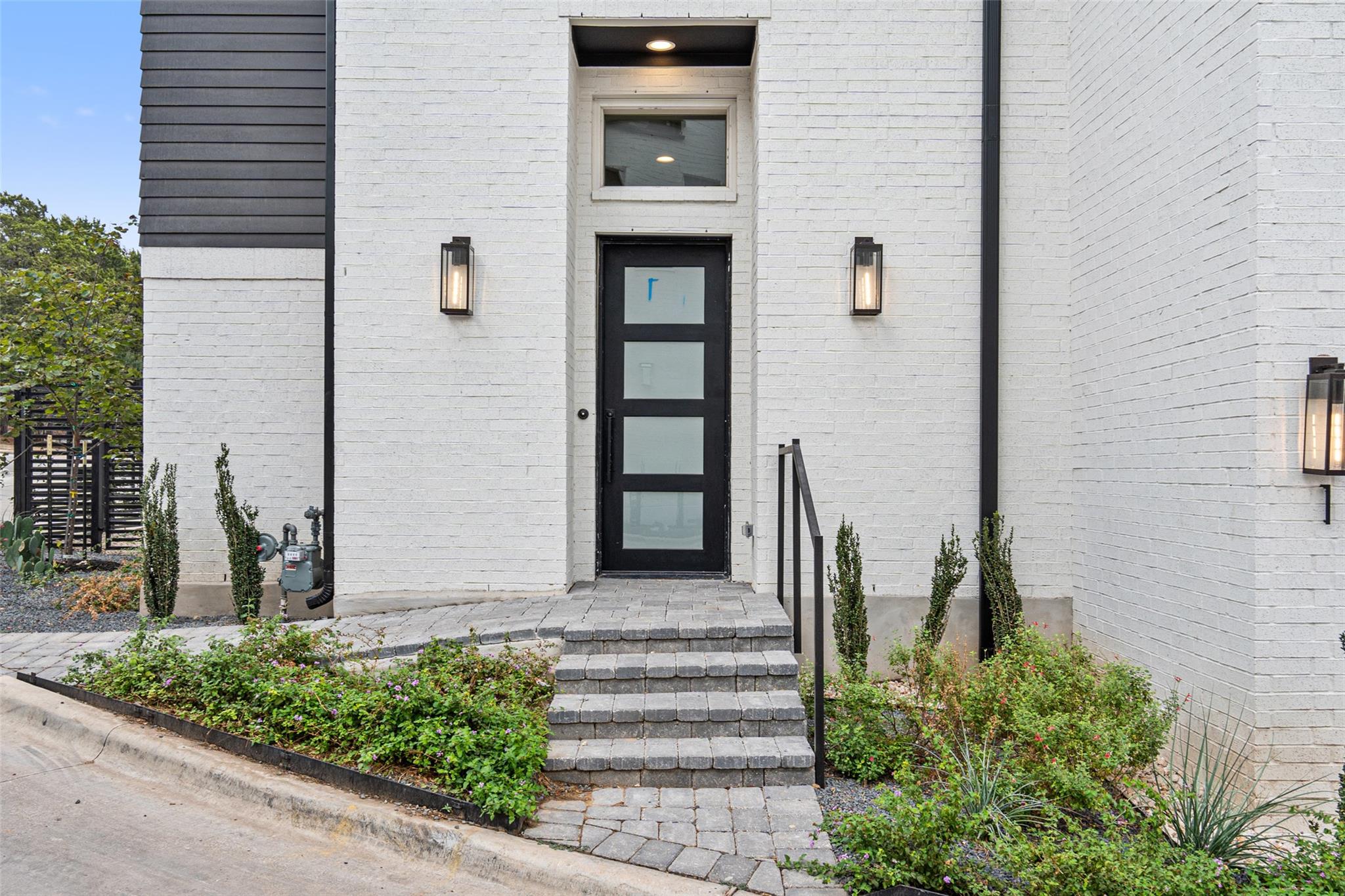 1719 Spyglass Dr # 1, Austin, TX 78746