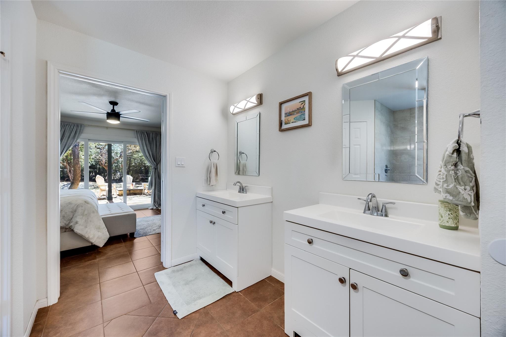 137 W Oak Dr, Cedar Creek, TX 78612