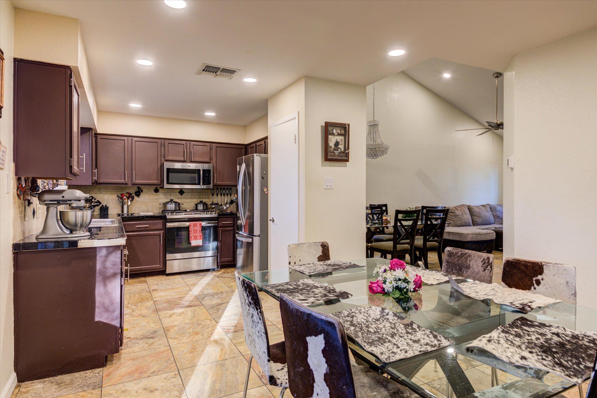 523 Tanner Trl, Pflugerville, TX 78660