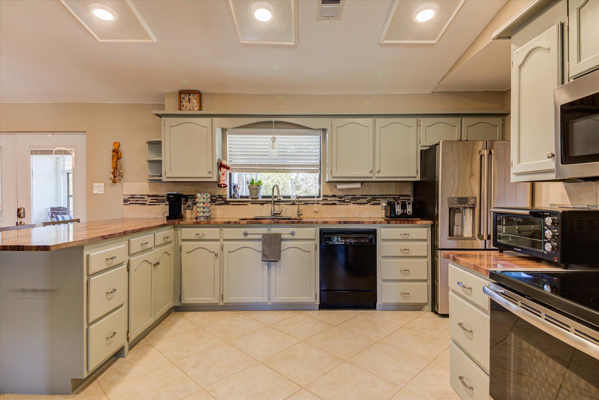 200 Harbor Cir Cir, Georgetown, TX 78633