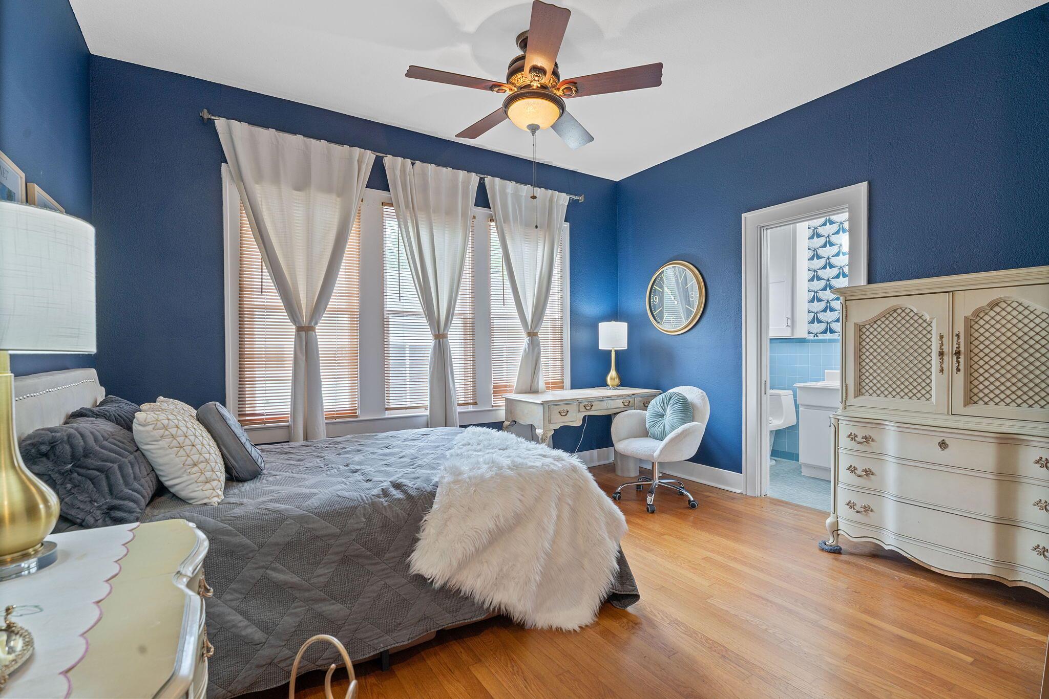 1709 W Lake Dr, Taylor, TX 76574