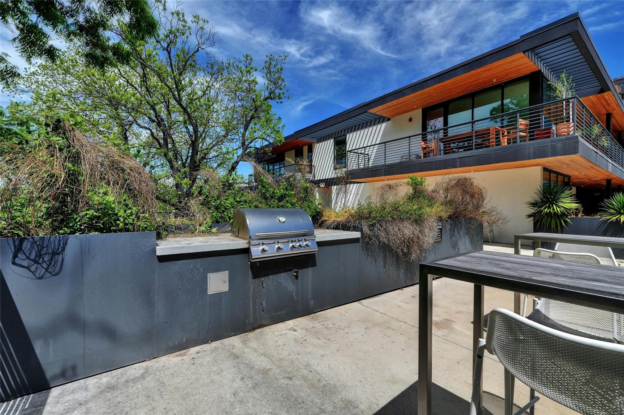 1600 S 1st St # 403, Austin, TX 78704