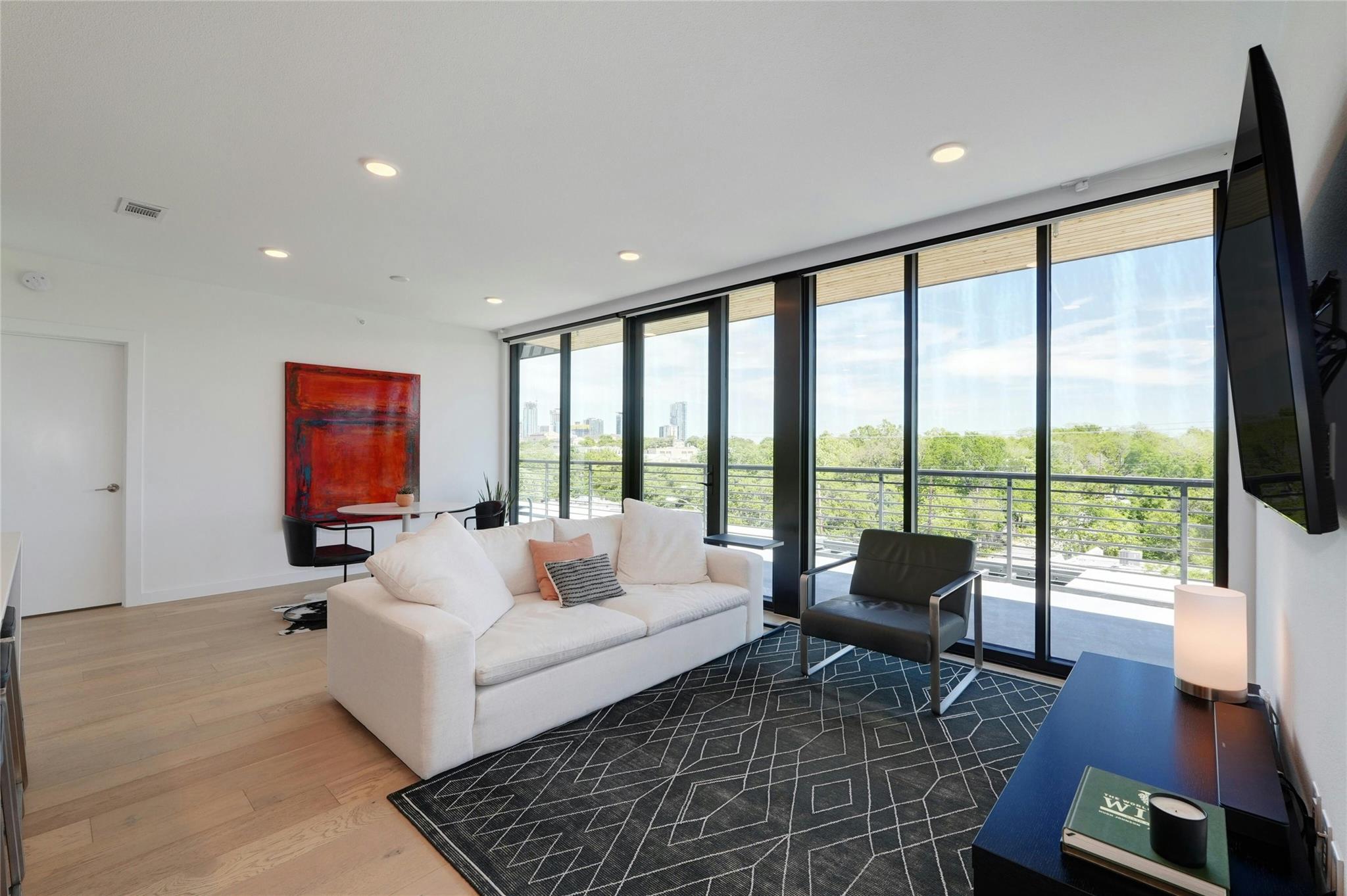 1600 S 1st St # 403, Austin, TX 78704