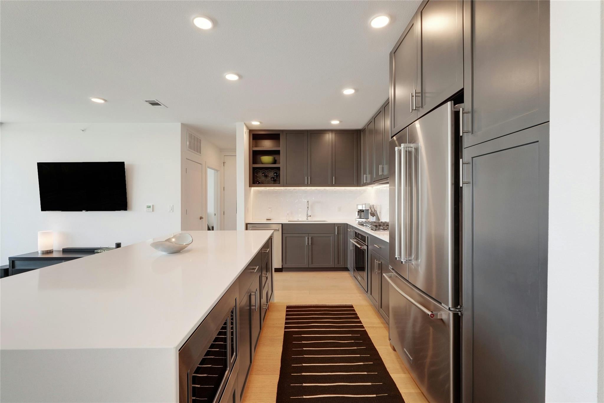 1600 S 1st St # 403, Austin, TX 78704