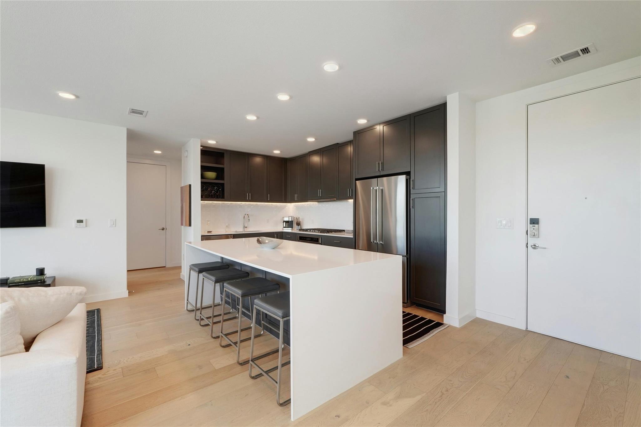 1600 S 1st St # 403, Austin, TX 78704