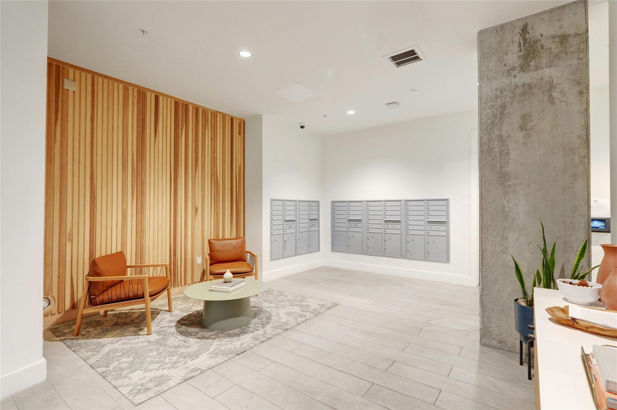 1600 S 1st St # 403, Austin, TX 78704