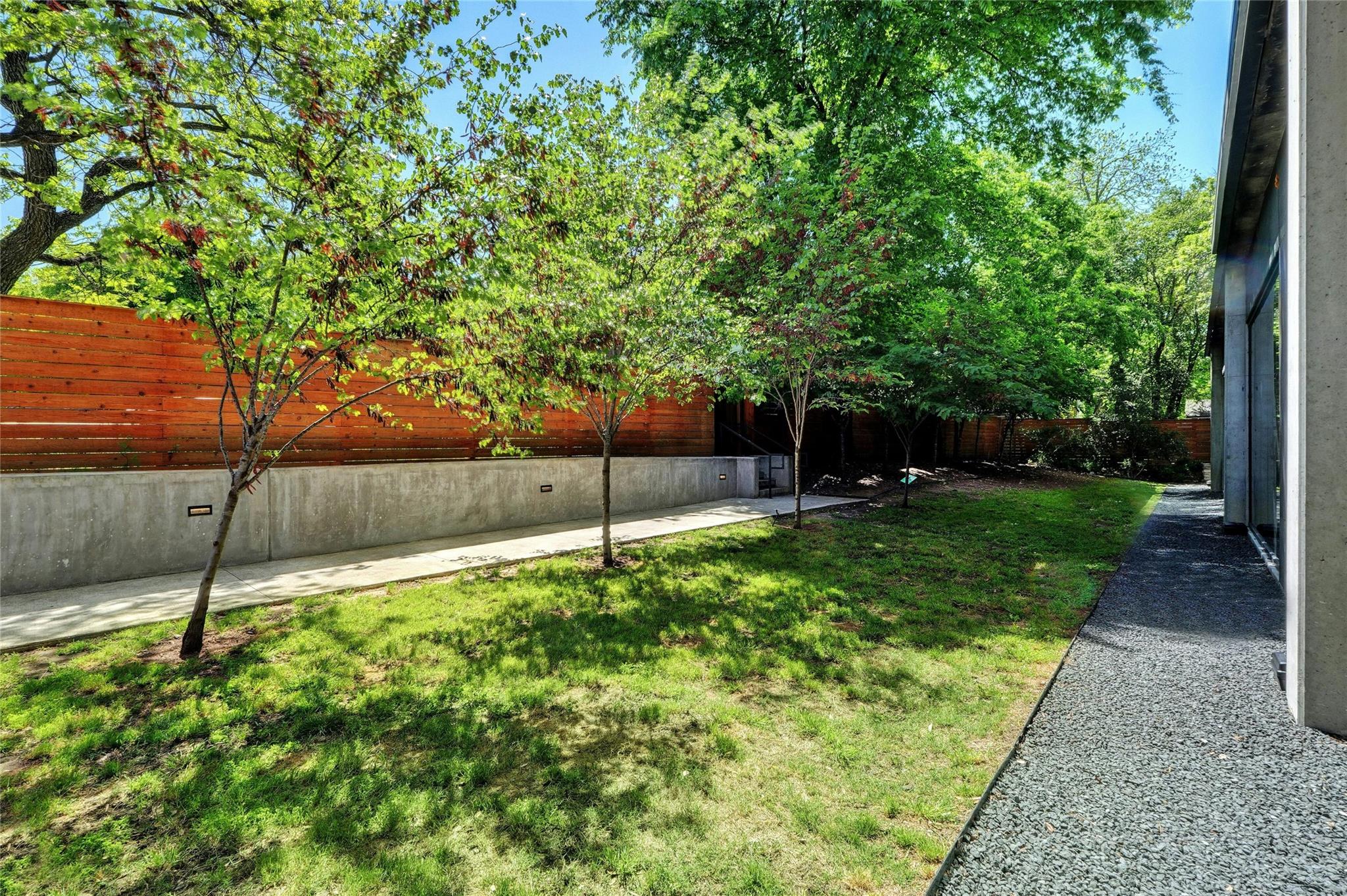 1600 S 1st St # 403, Austin, TX 78704
