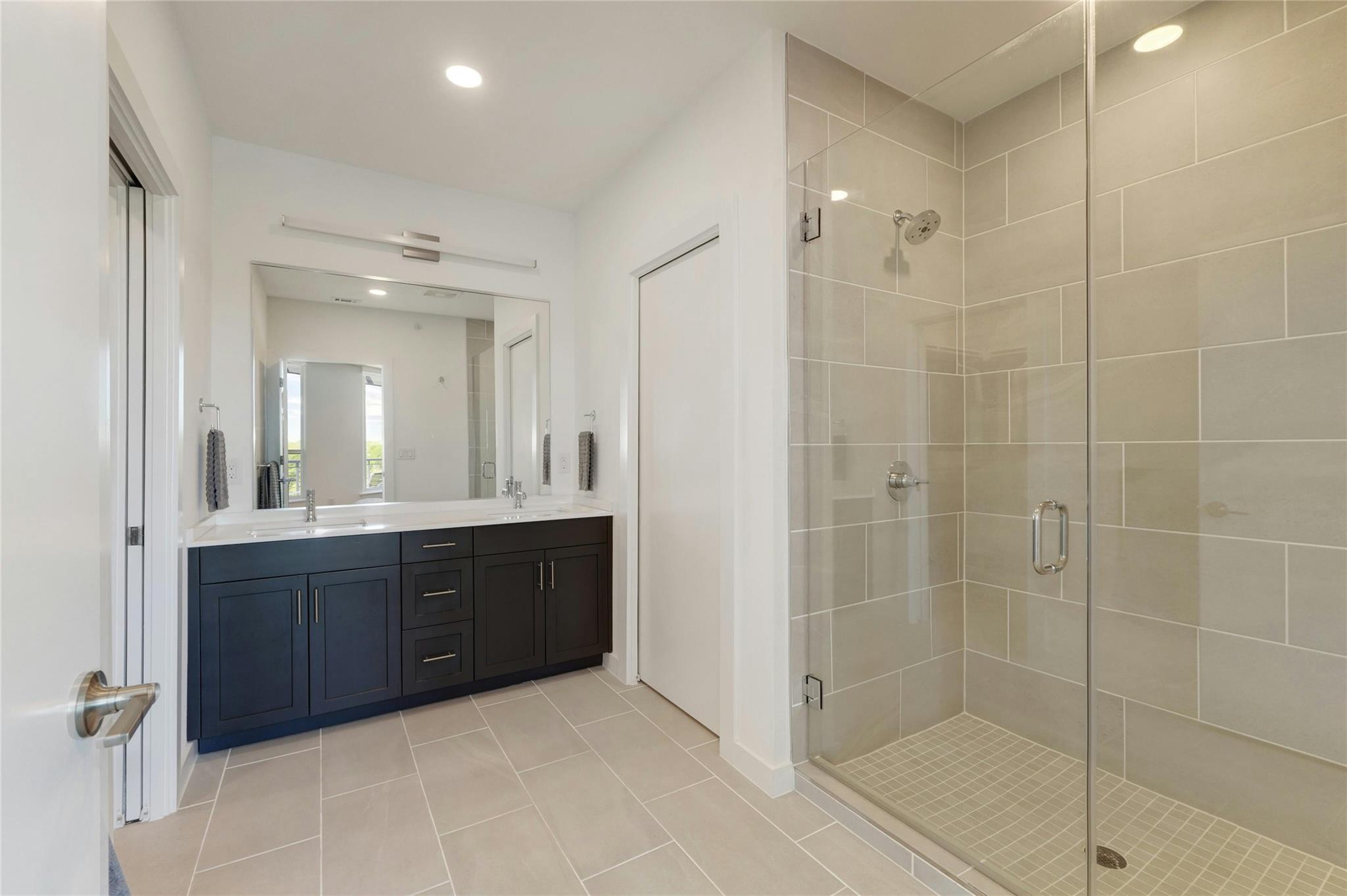 1600 S 1st St # 403, Austin, TX 78704