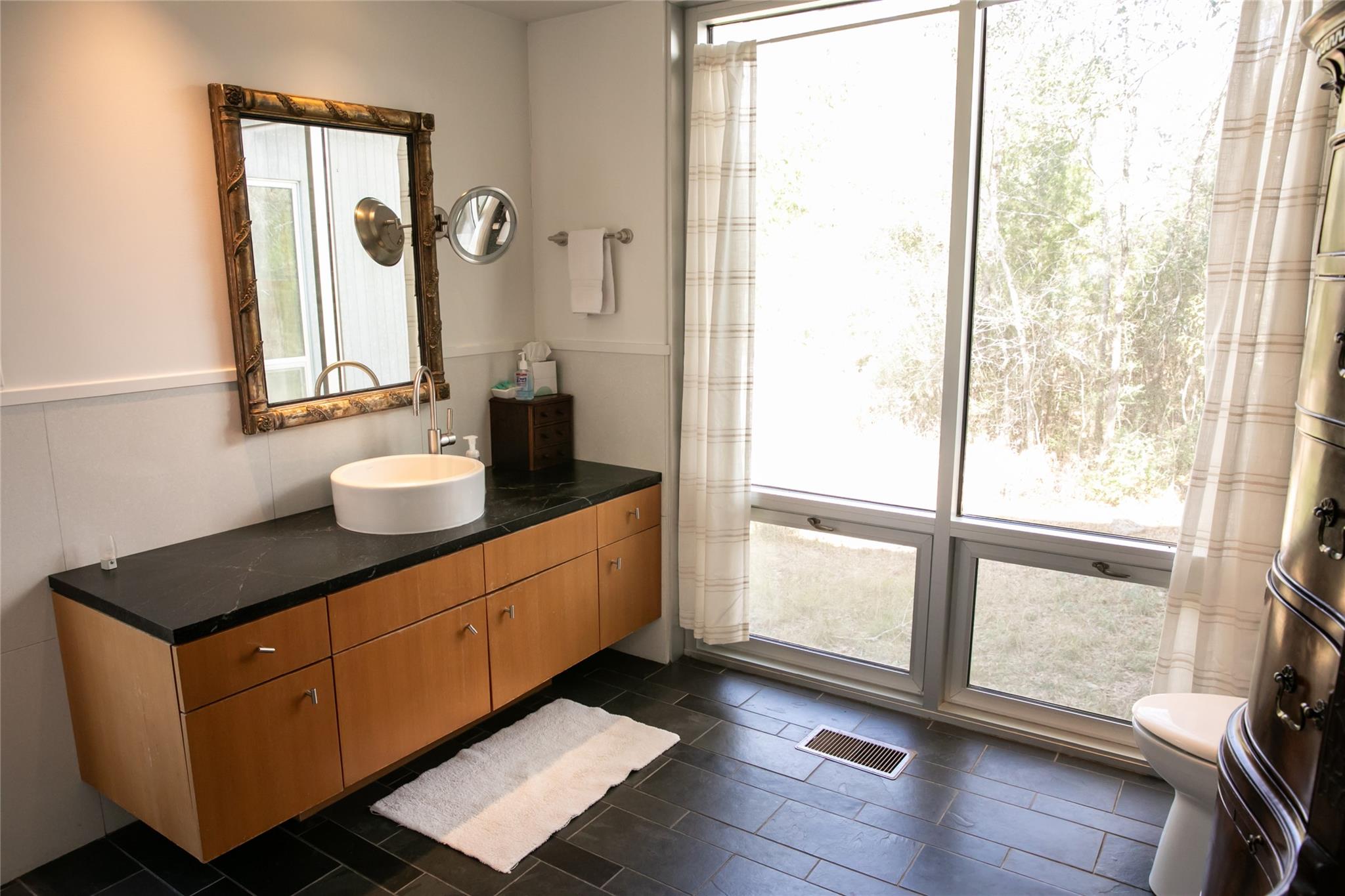 11107 Mt Falls School Rd, Washington, TX 77880