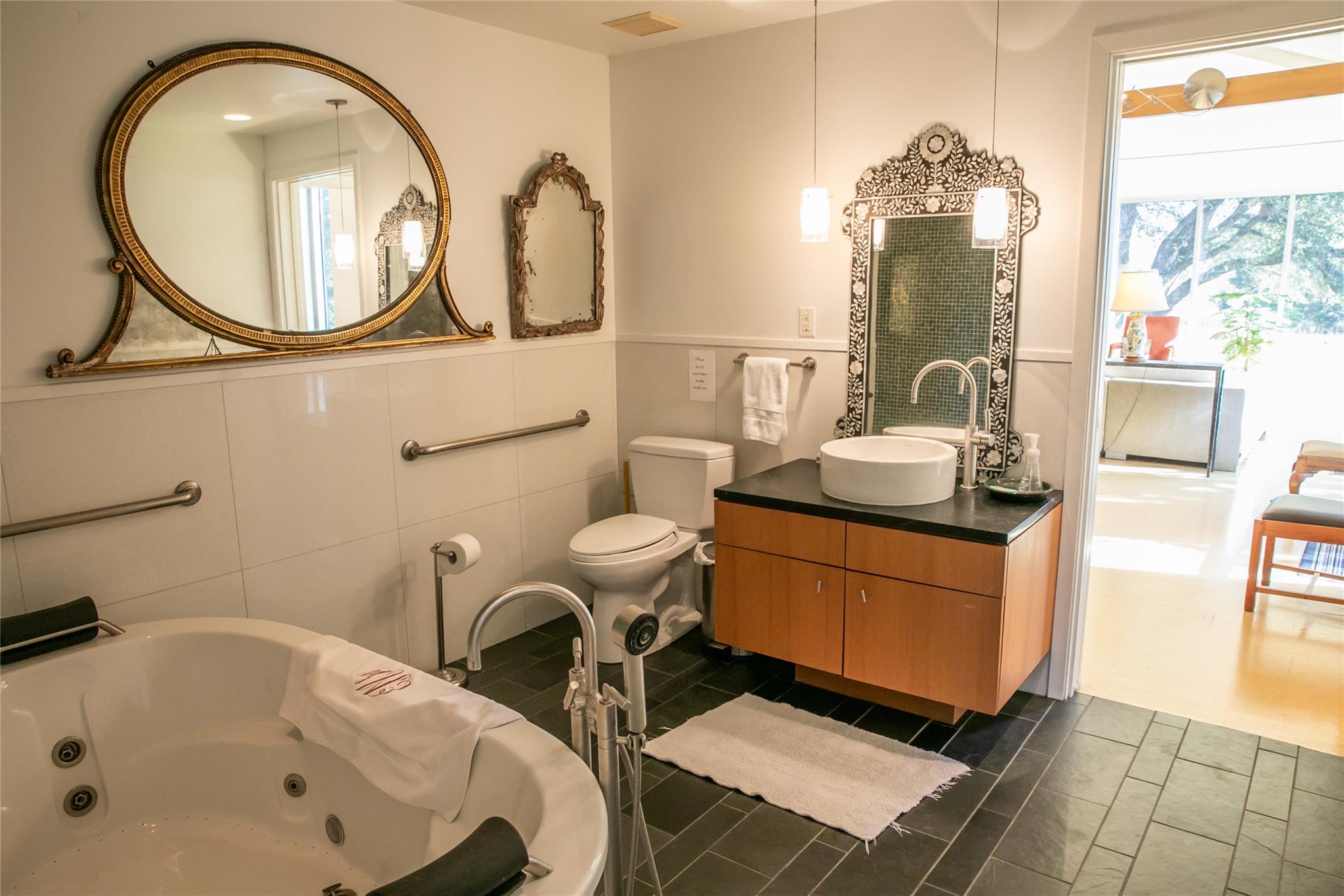 11107 Mt Falls School Rd, Washington, TX 77880