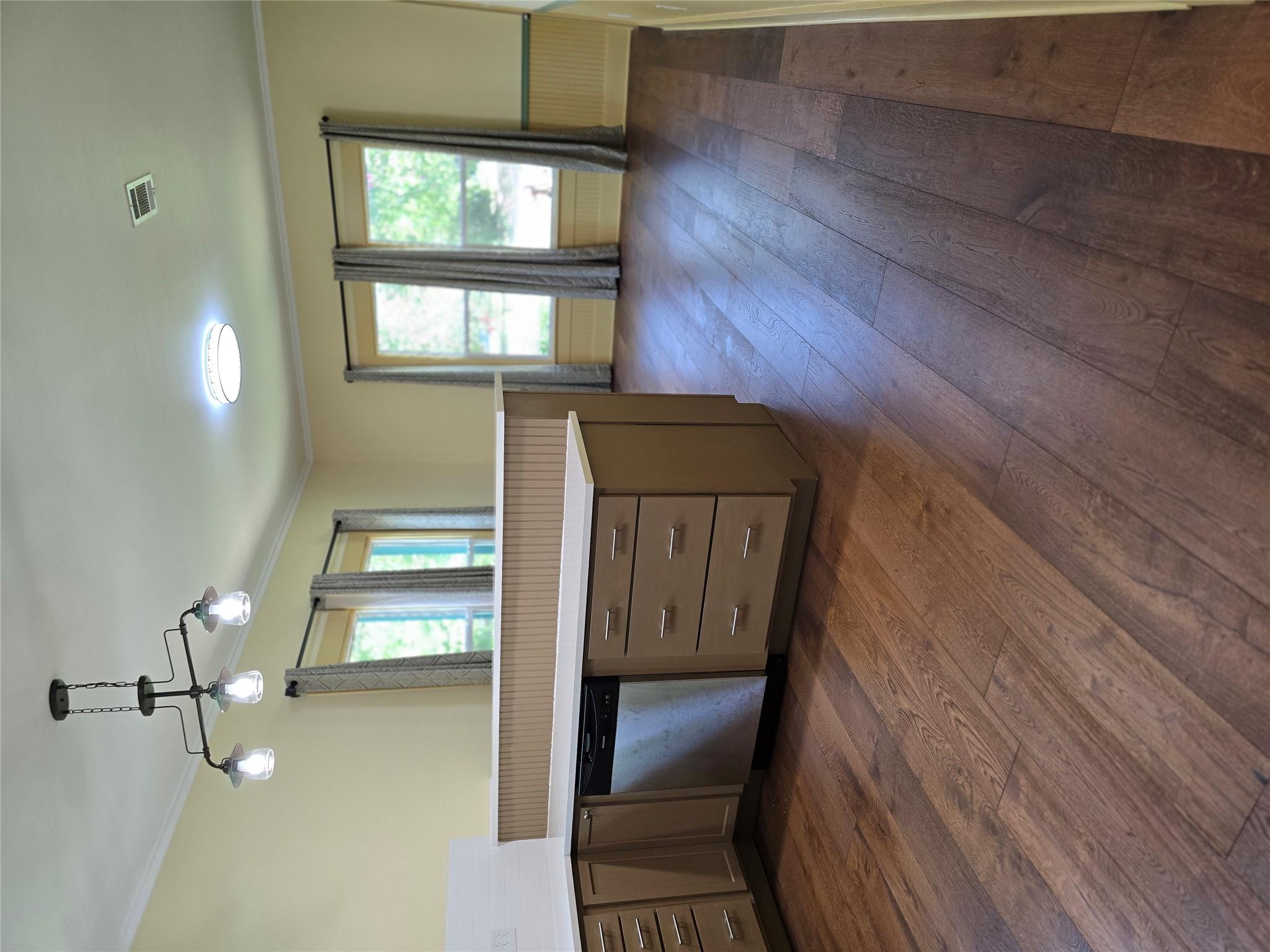 429 N Main St, Rockdale, TX 76567