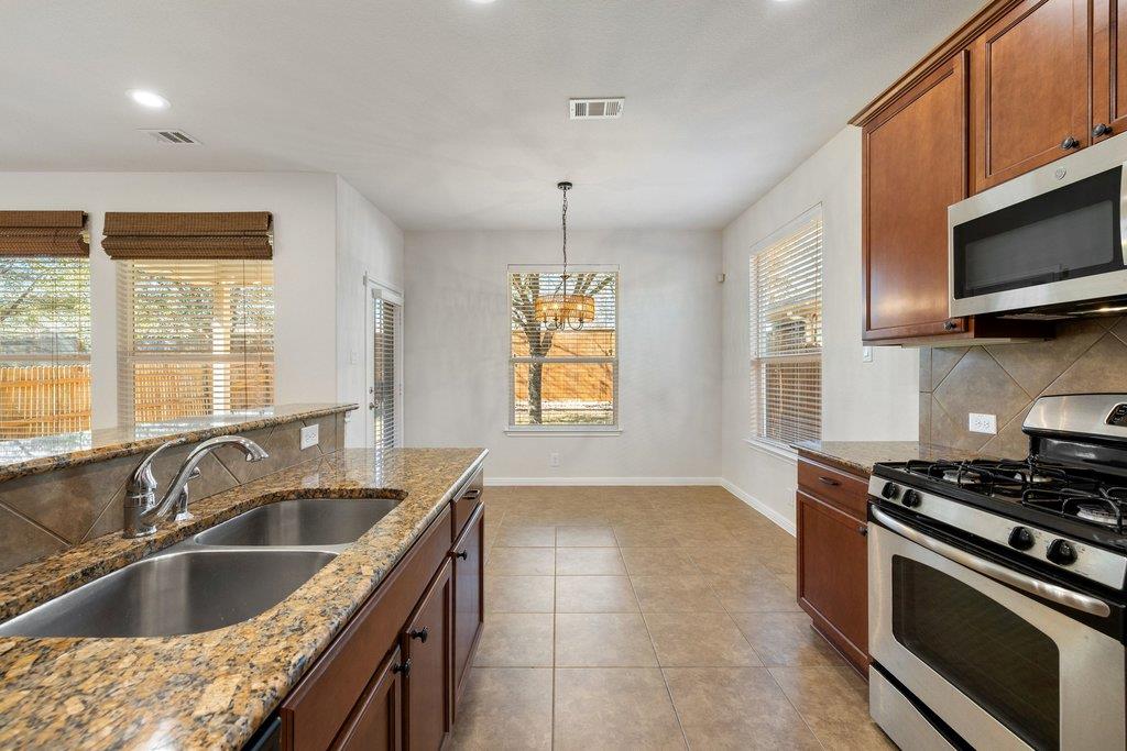 9412 Beechnut Dr, Austin, TX 78748