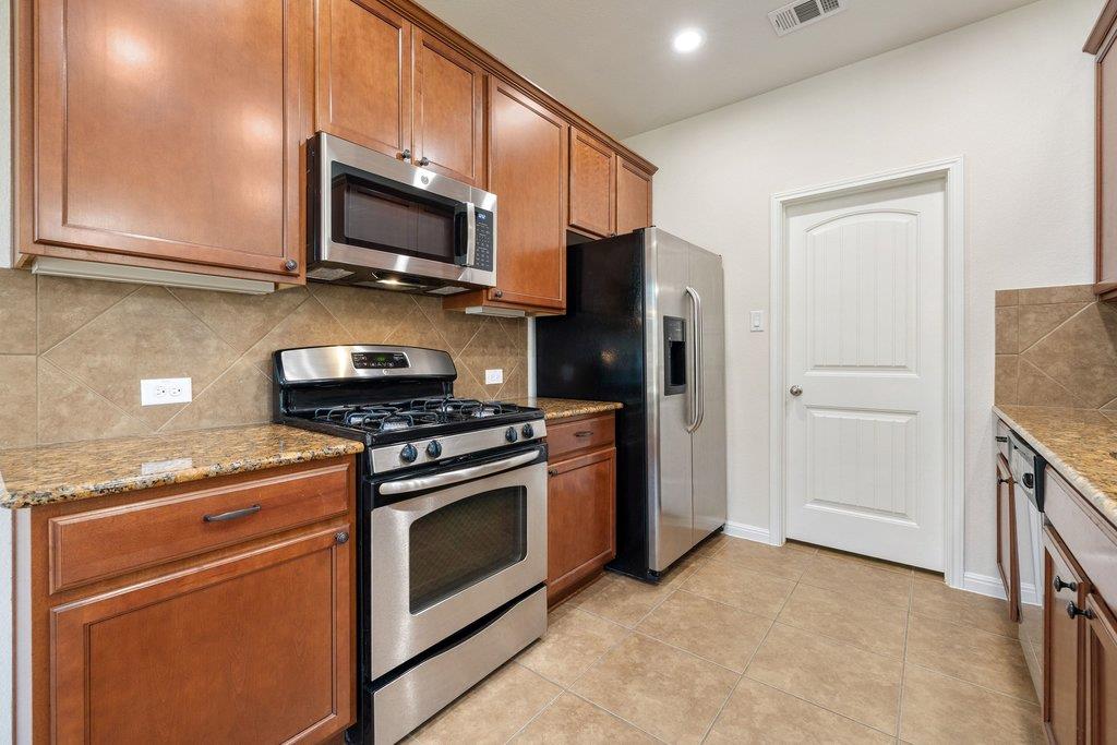 9412 Beechnut Dr, Austin, TX 78748