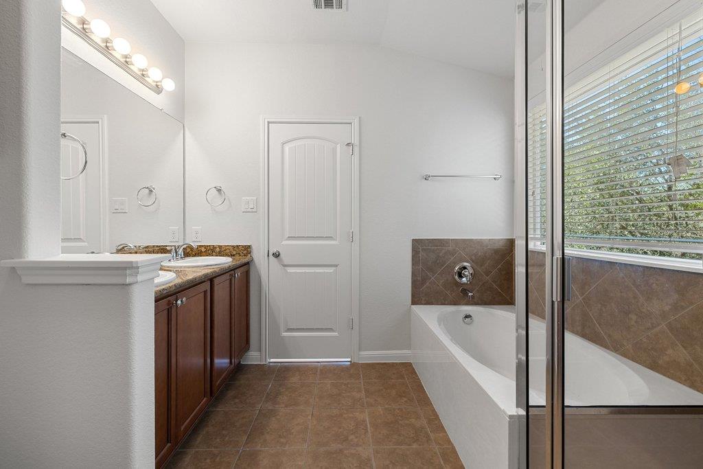 9412 Beechnut Dr, Austin, TX 78748